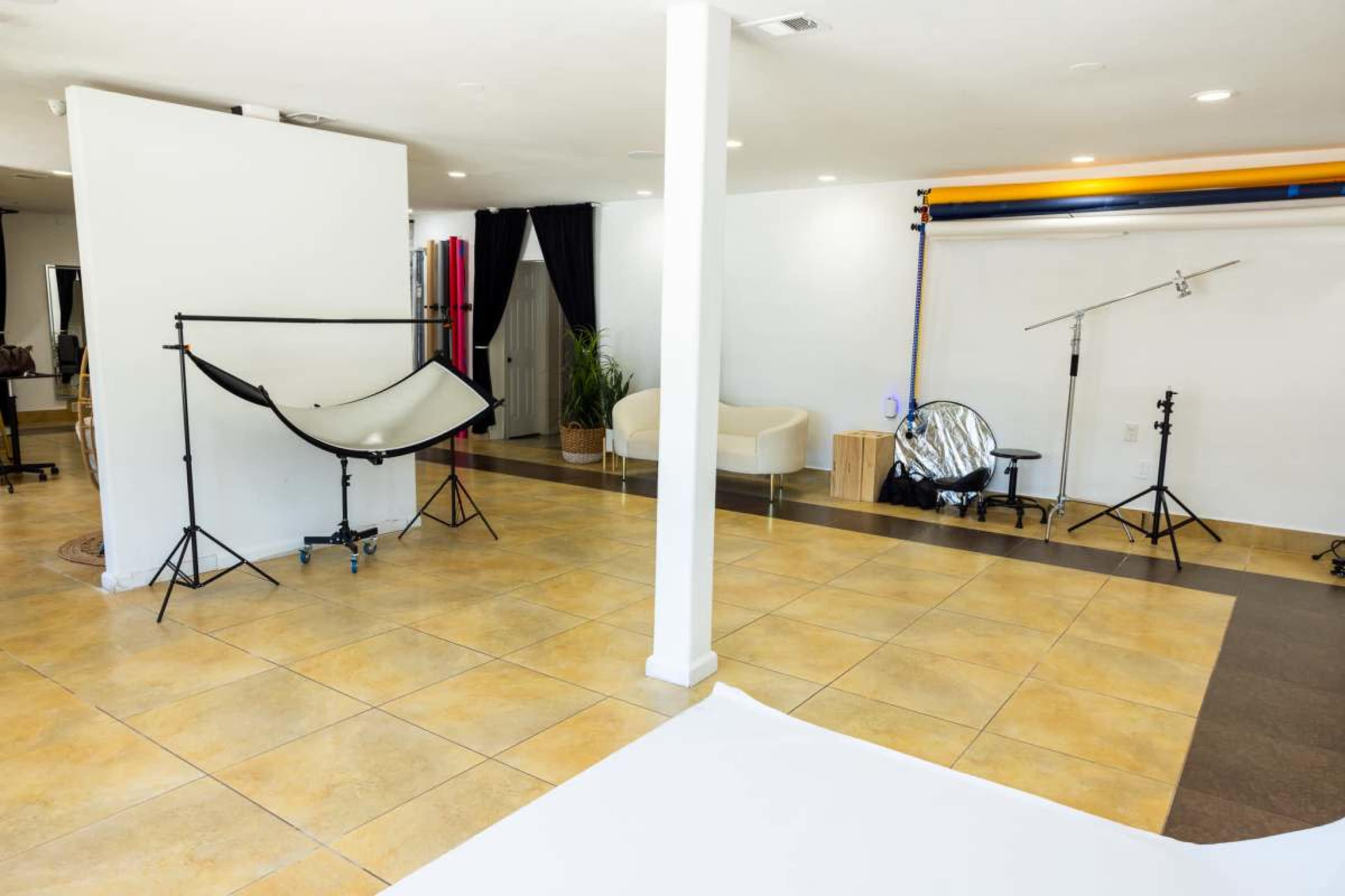 BLK IVRY Studio: Boutique Photography Space in Mansfield, TX Image in Mansfield, Mansfield, TX