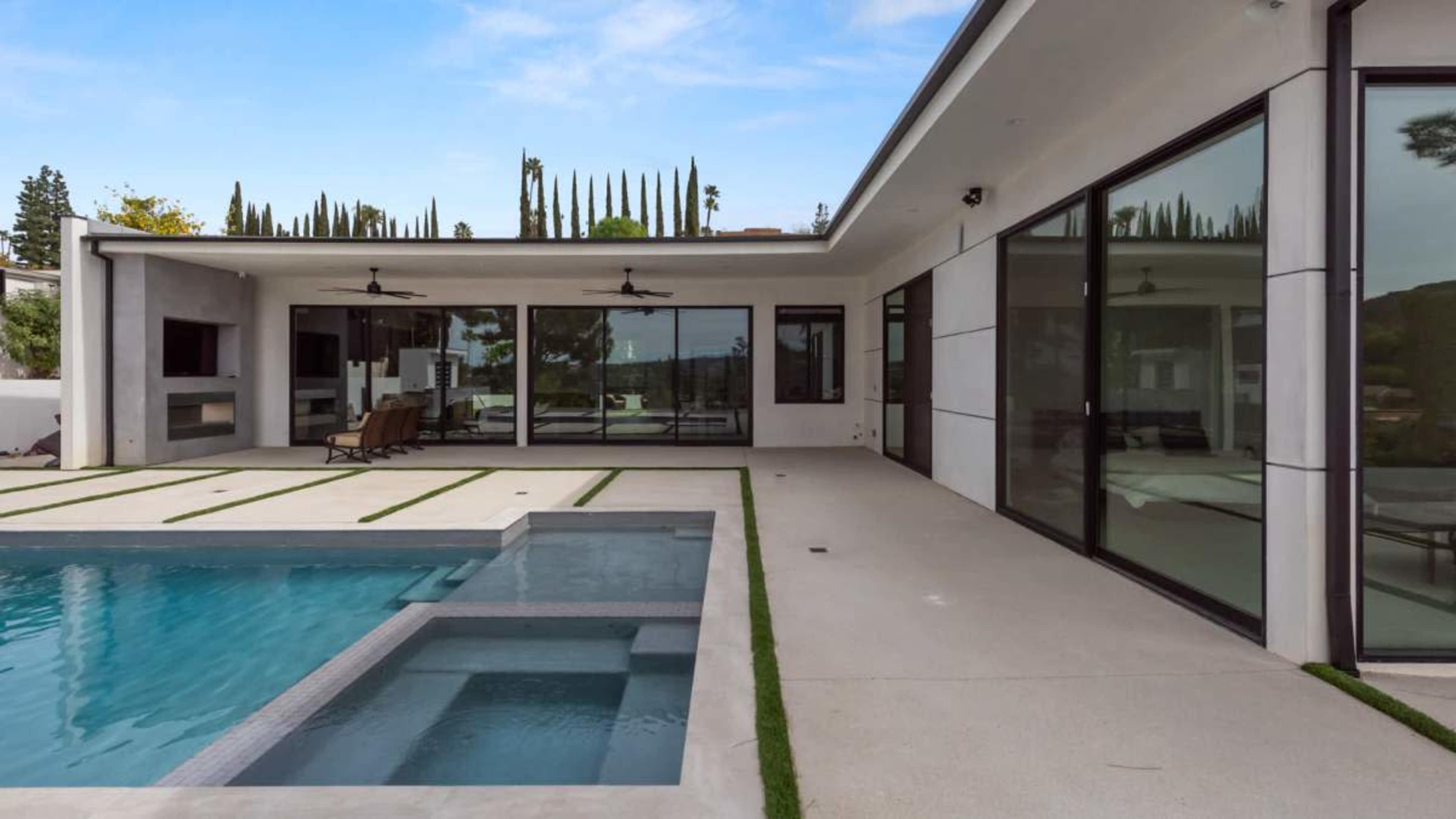 Encino Hills Modern Estate with Jetliner Canyon Views Image in Encino, Encino, CA