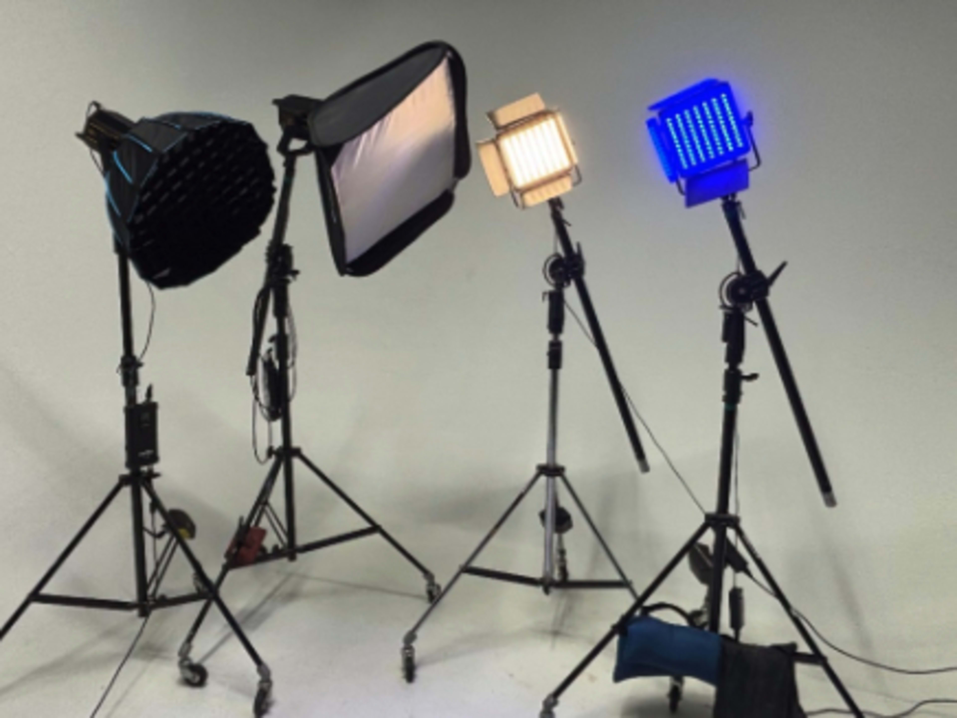 Lighting (4x lights, 2 GVM PL150R's, 2 GVM Panels)