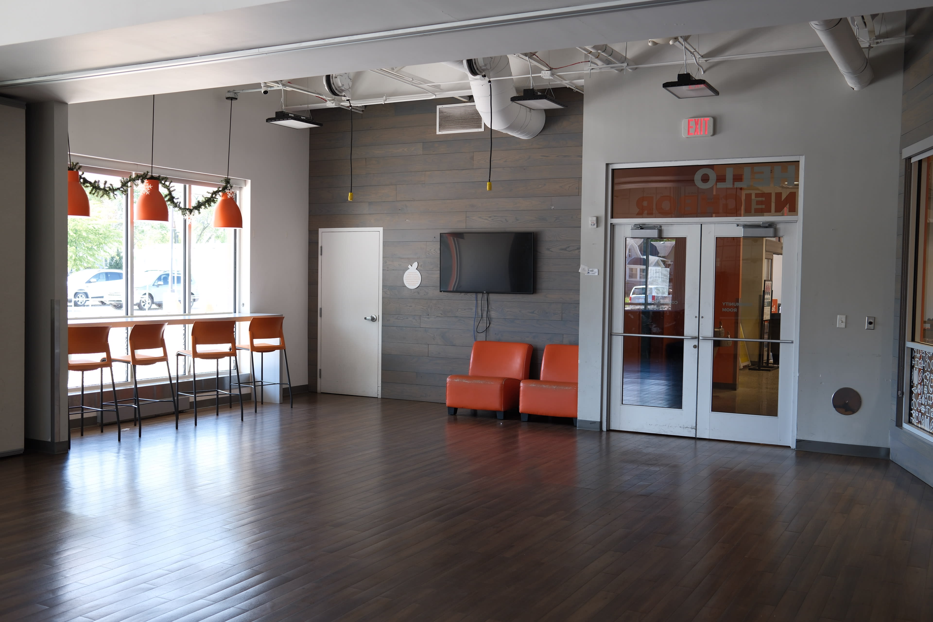 Flex Retail Space Image in Webber-Camden, Minneapolis, MN