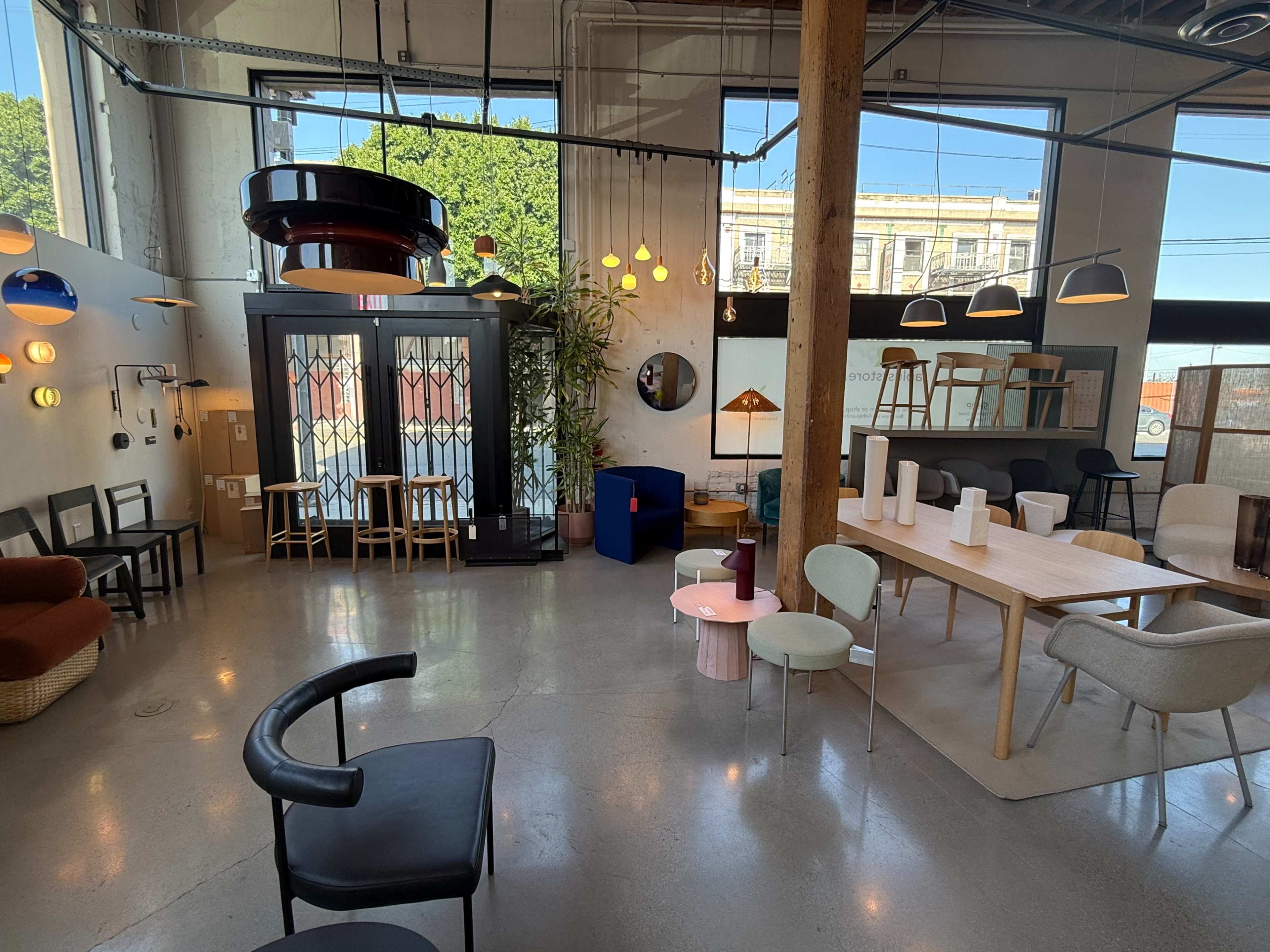 A Plus R | Large Modern Furniture Showroom for Video or Photo Shoots ...