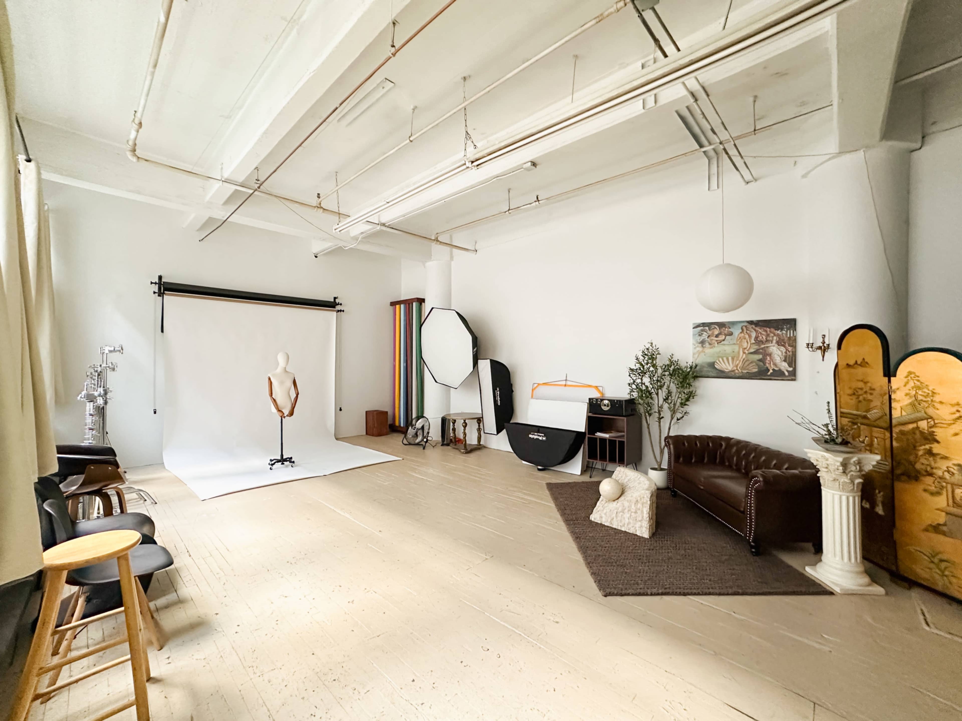 BEST VALUE! Beautiful Vintage Inspired Brooklyn Studio with tons of Profoto gear included! Image in Bedford-Stuyvesant, Brooklyn, NY