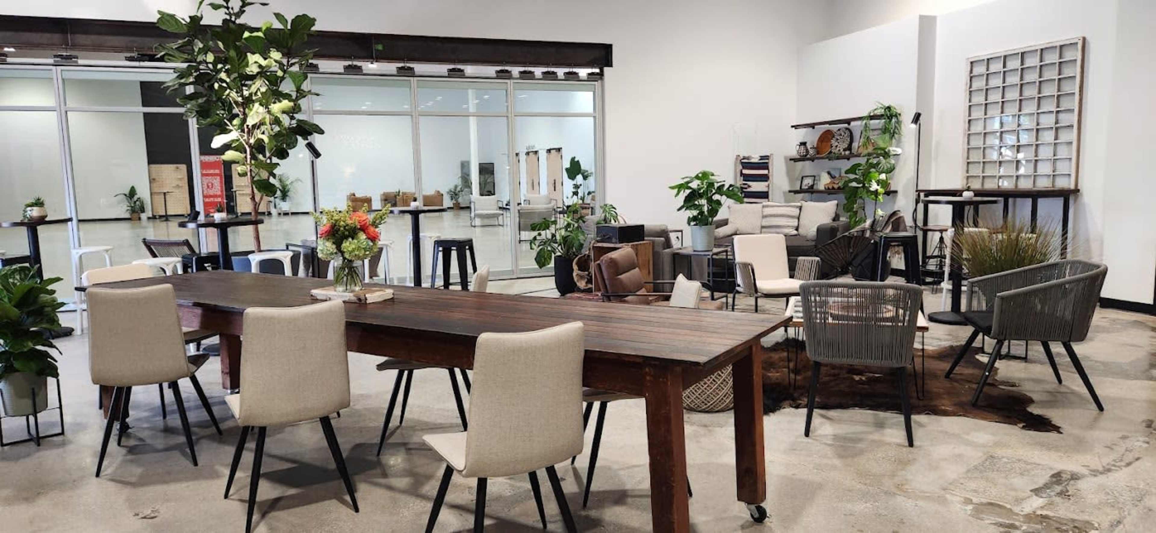 Rustic Industrial Spacious Coffeehouse Cafe in Conroe Image in Conroe, Conroe, TX