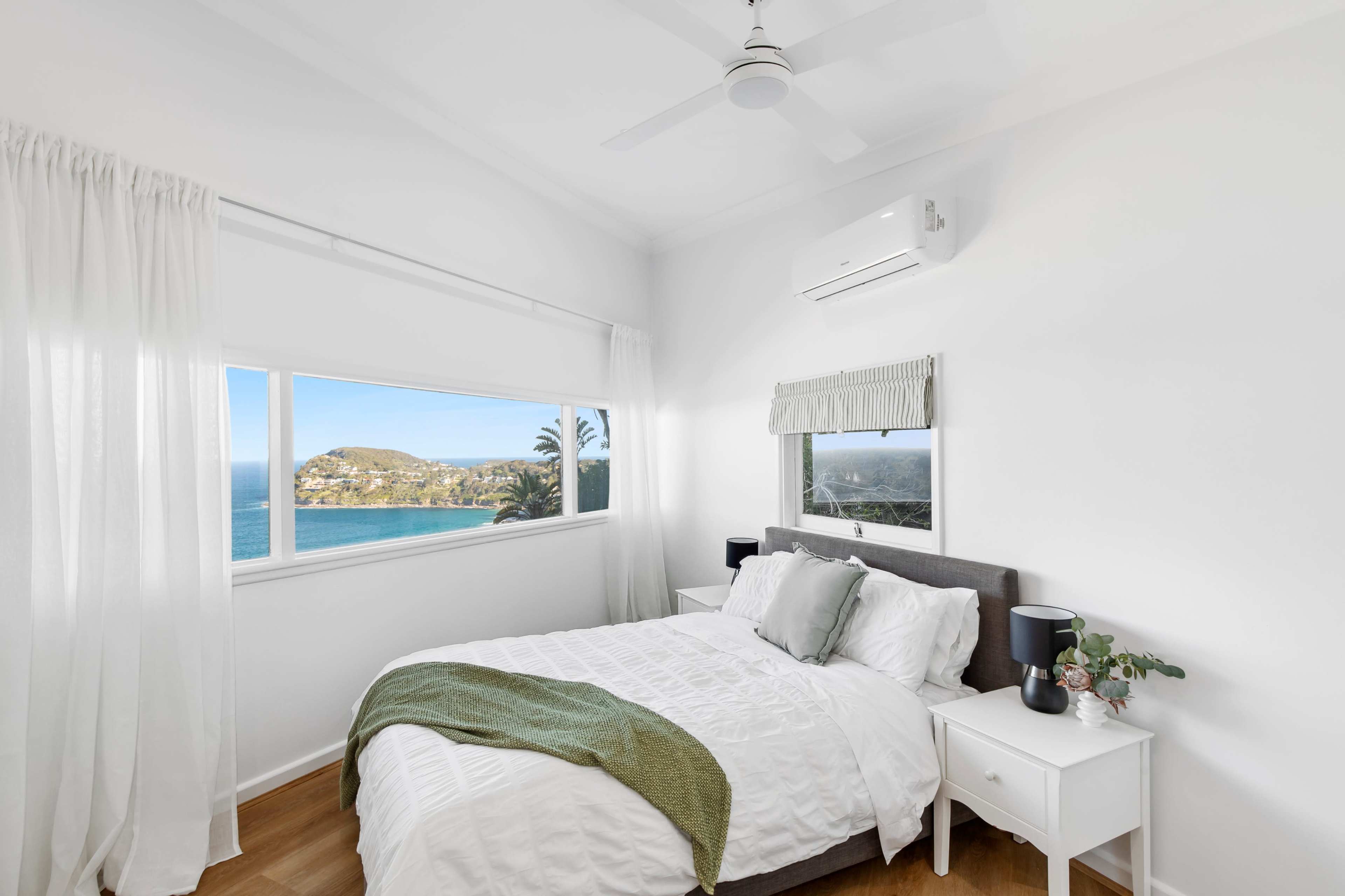 Panoramic Ocean View 2 BR House Image in Palm Beach, Palm Beach, NSW