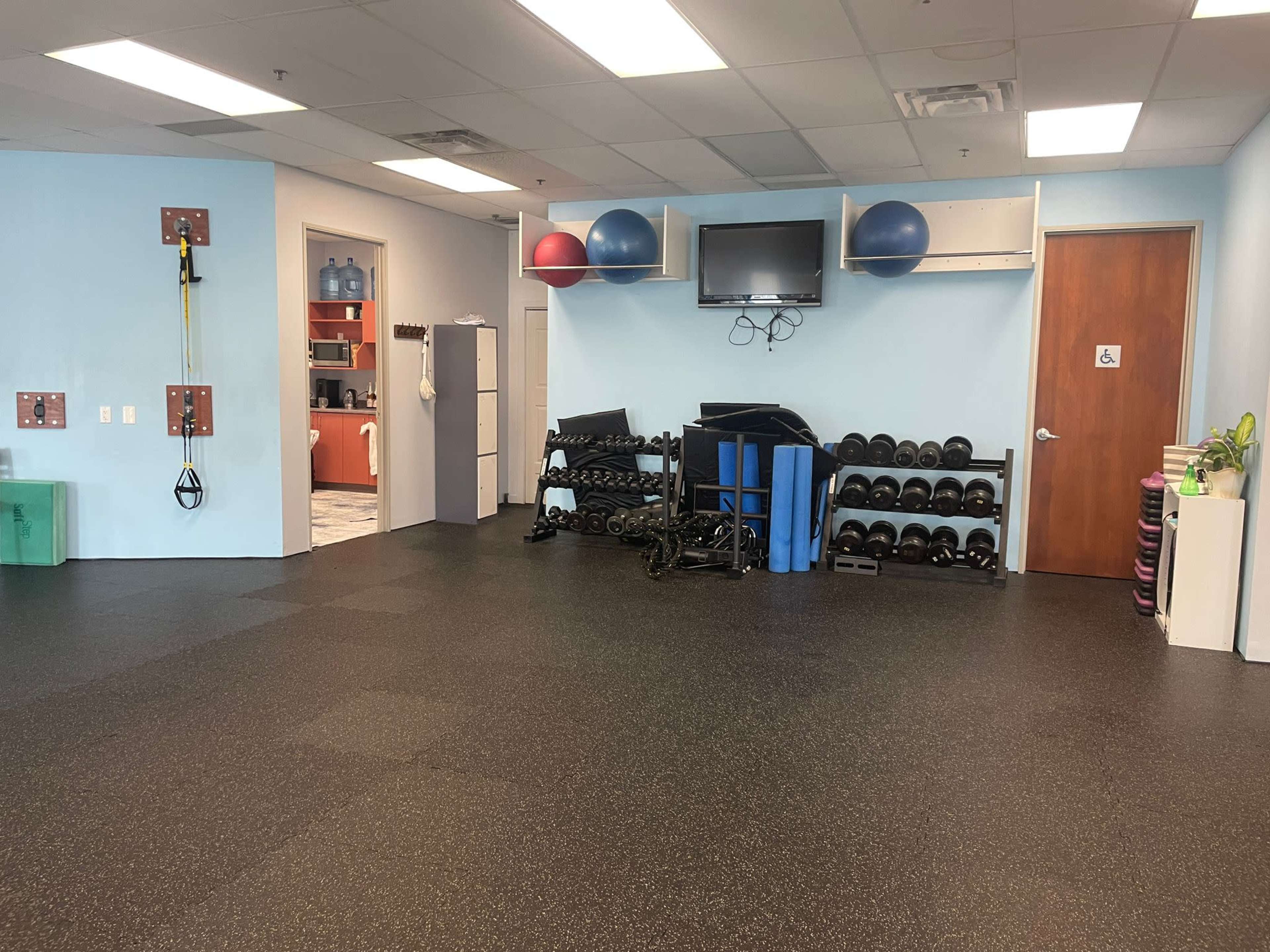 Cute Uptown Fitness Studio Image in York University Heights, North York, ON
