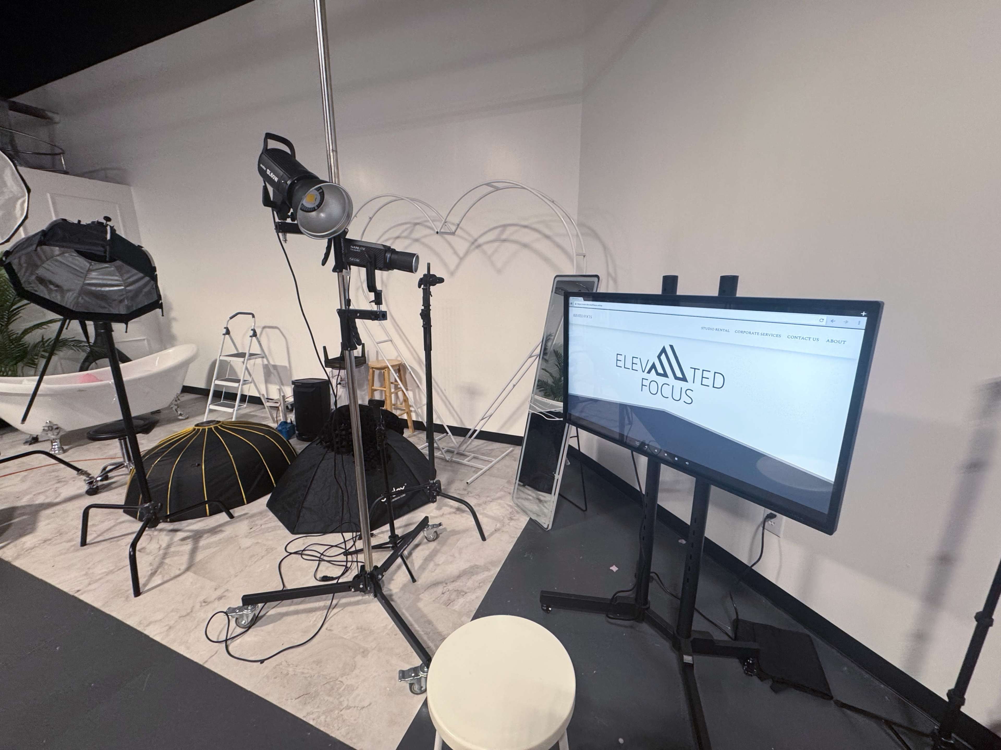 Spacious Open-Concept Photography Studio Near OKC Image in Southwest Oklahoma City, Yukon, OK