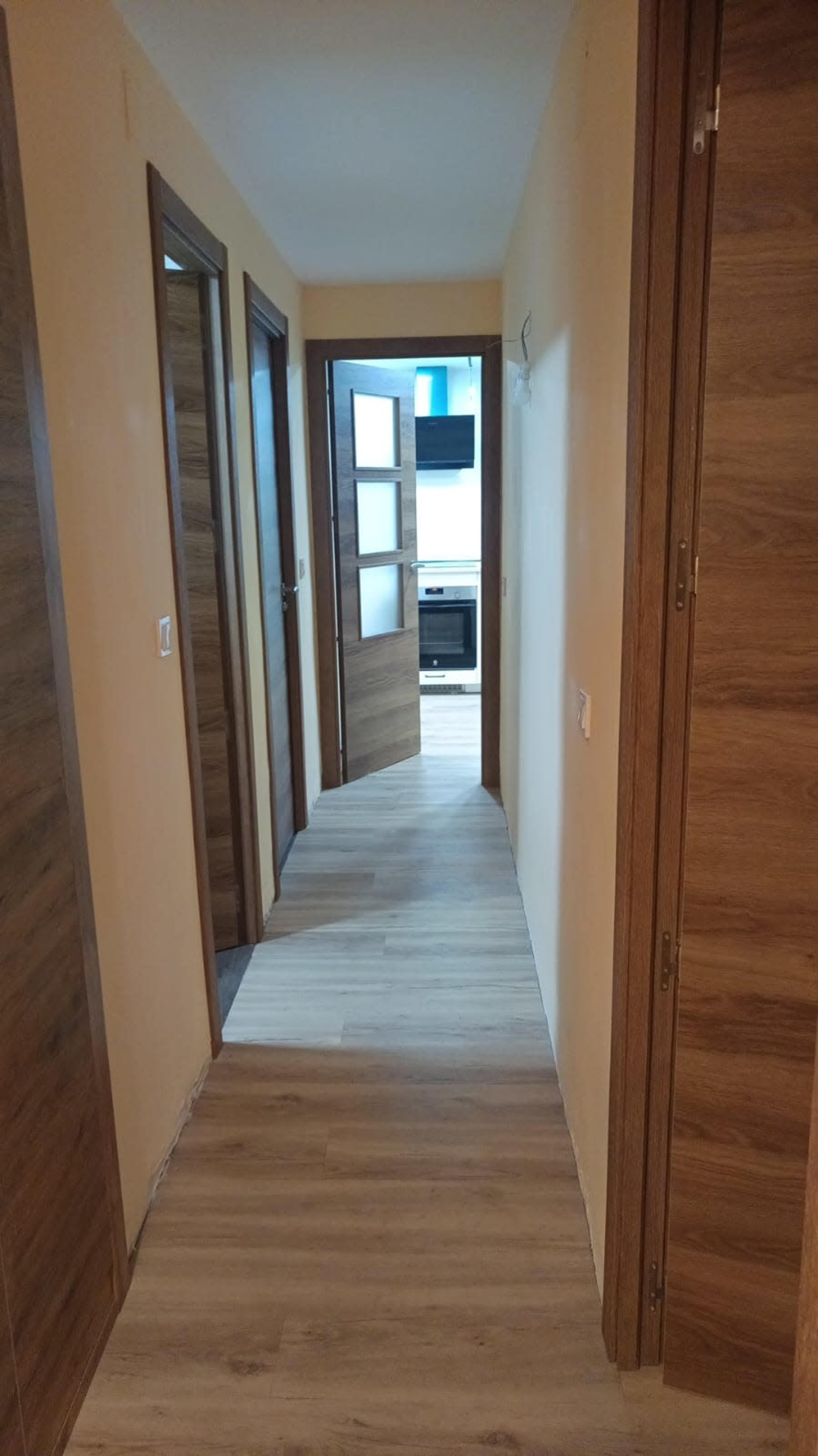 Piso acogedor, luminoso y espacioso, con vistas desde un duodécimo Image in Palomeras Sureste, Madrid, M