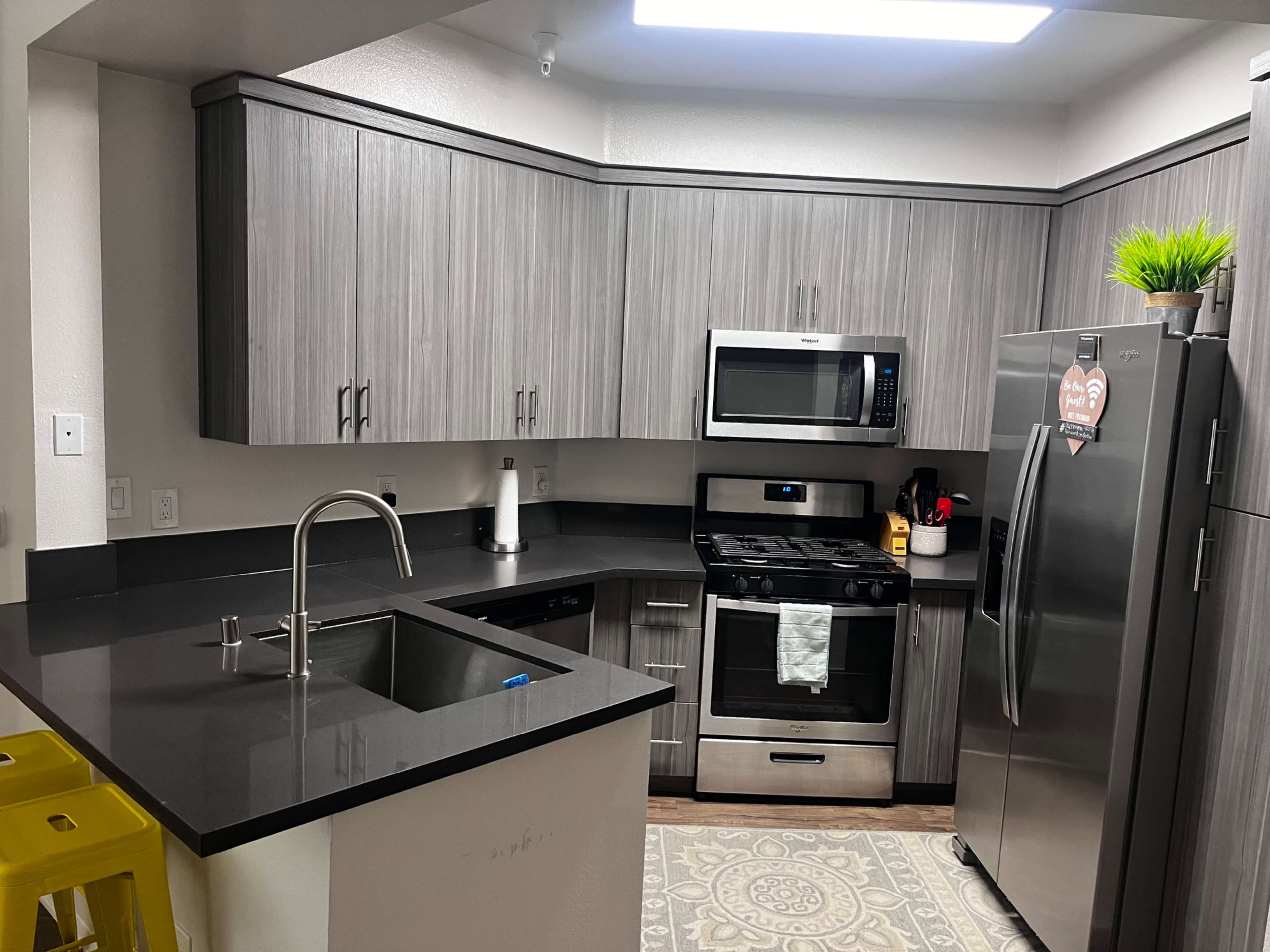 Entire modern apartment 10 min from beach/LAX Image in Venice, Marina del rey, CA