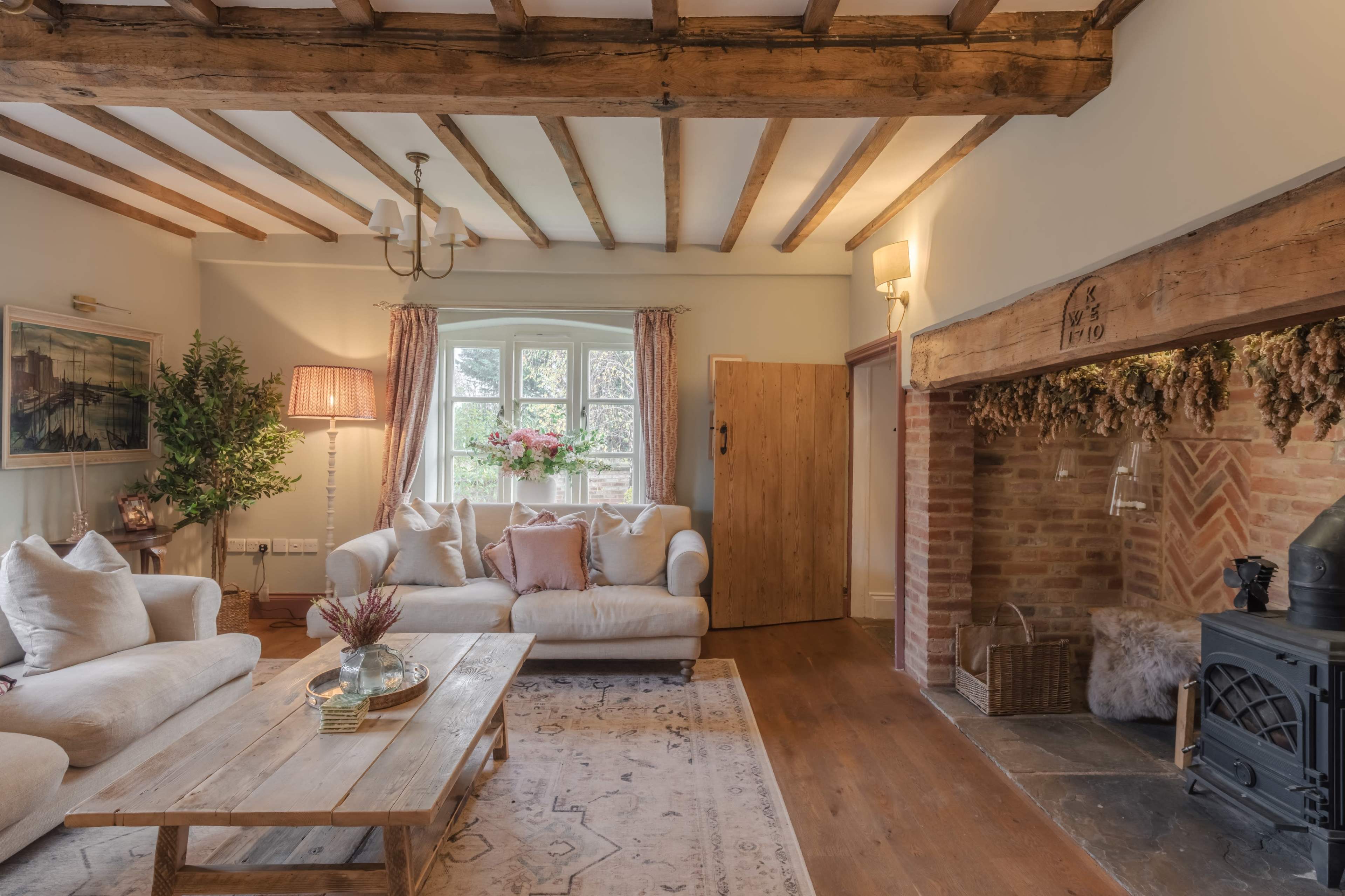 Modern Chic Country Farmhouse – Original character and features Image in Balsall, Chadwick end, ENG