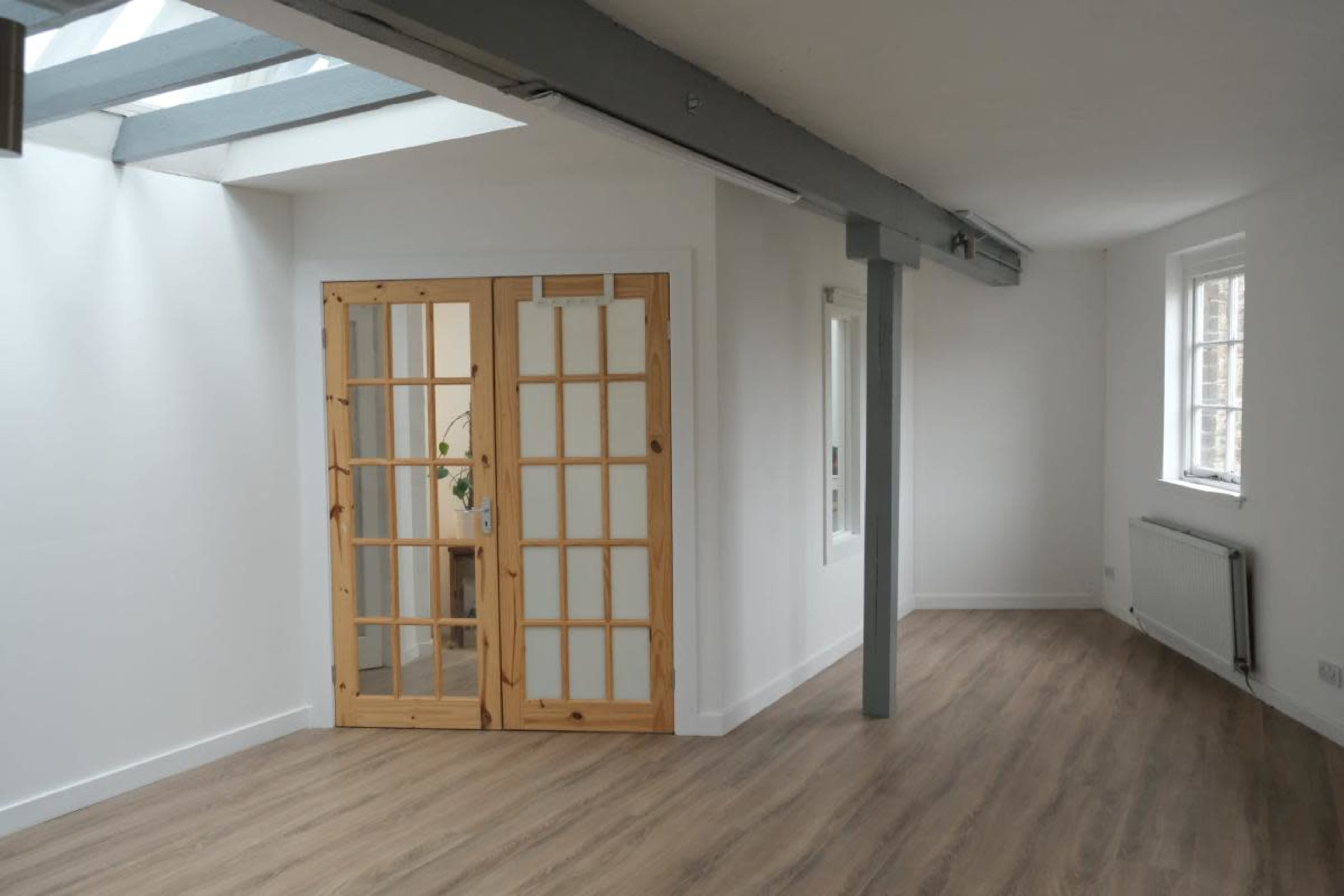 Light and Airy Loft Style Studio in Leith, Edinburgh Image in Leith, Edinburgh, SCT