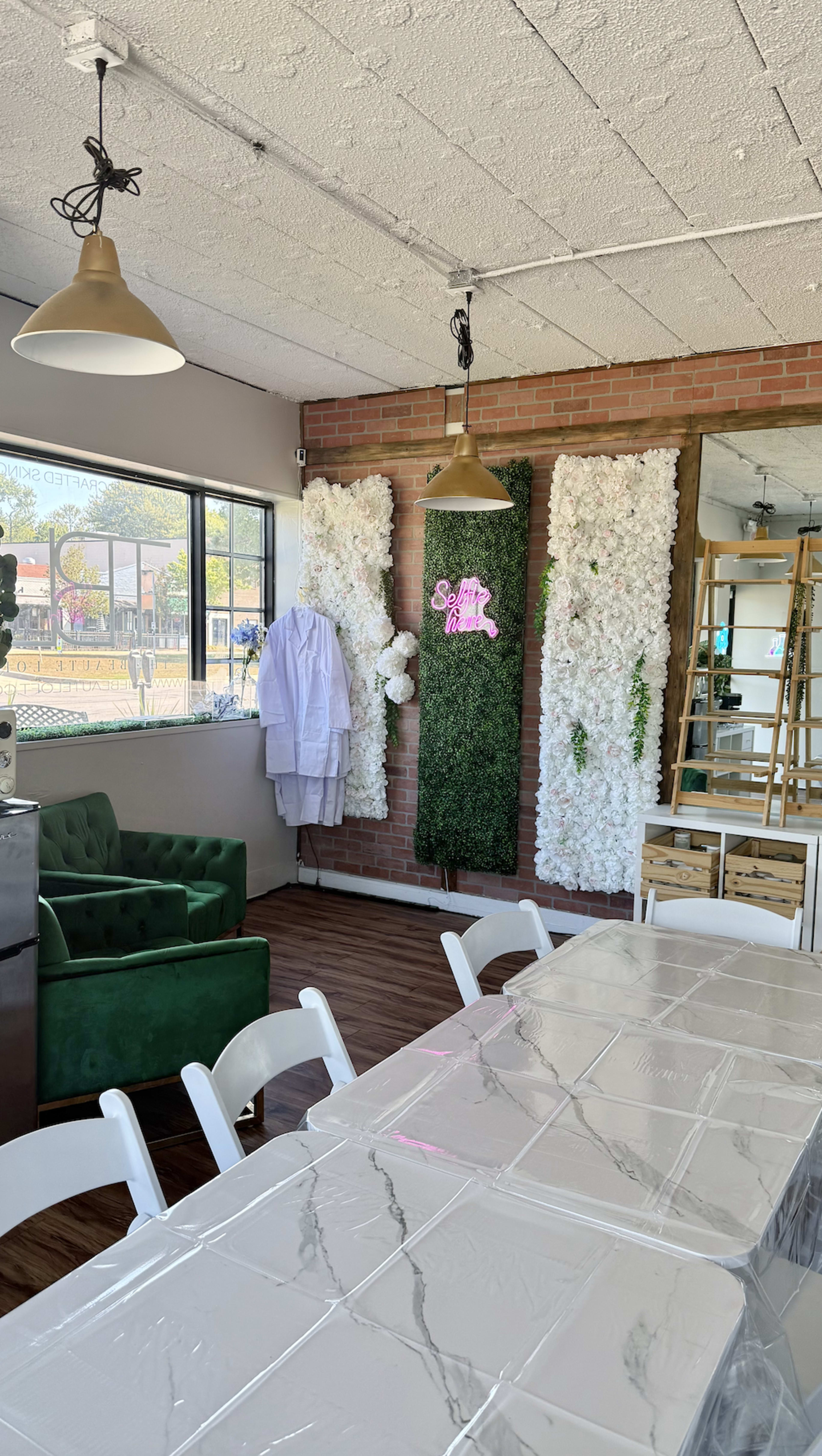 Intimate Classy Creative Masterclass/YouTube Flex Space Image in Grosse Pointe Woods, Grosse Pointe Woods, MI