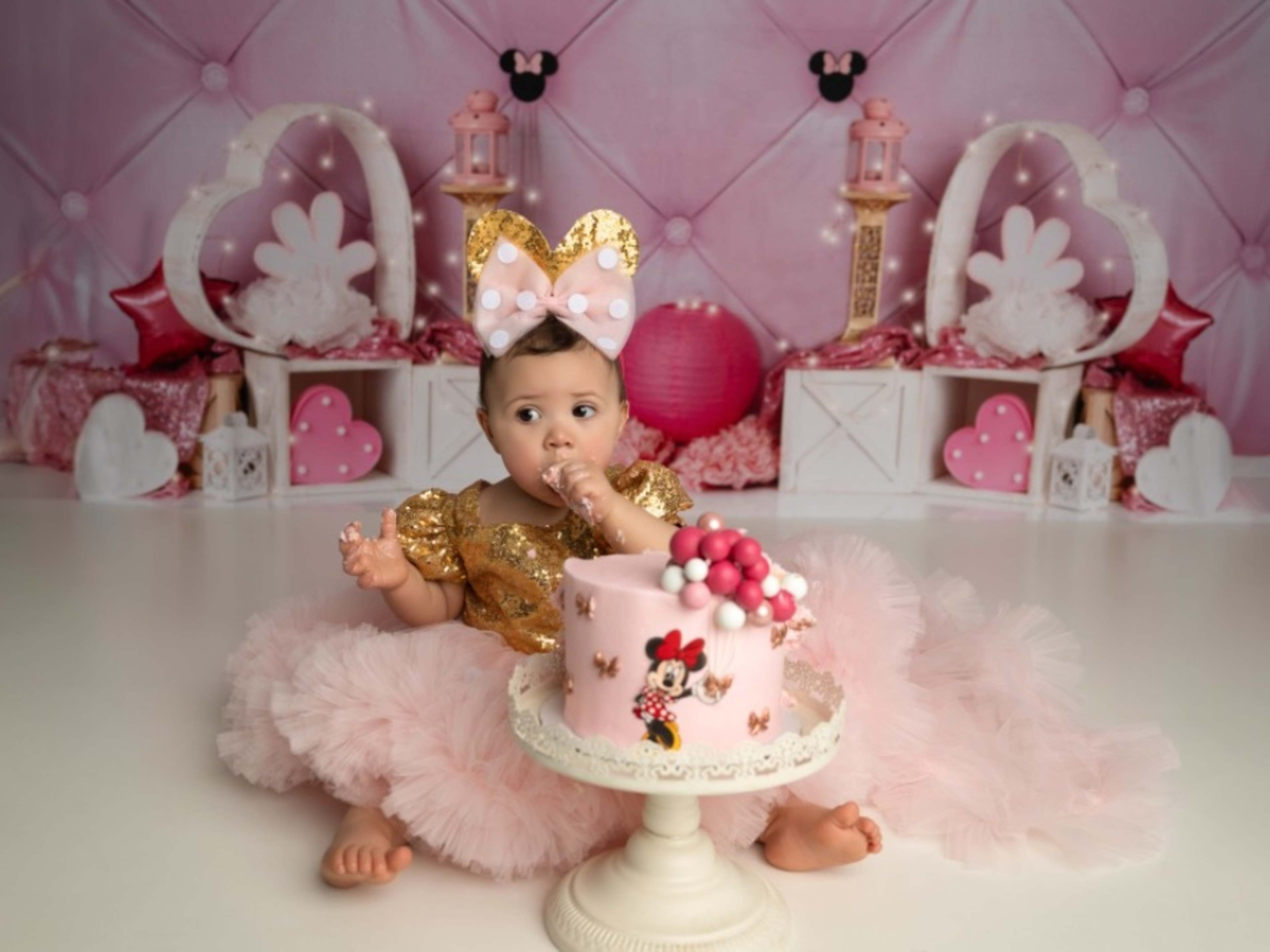 Cake smash backdrops and supplies