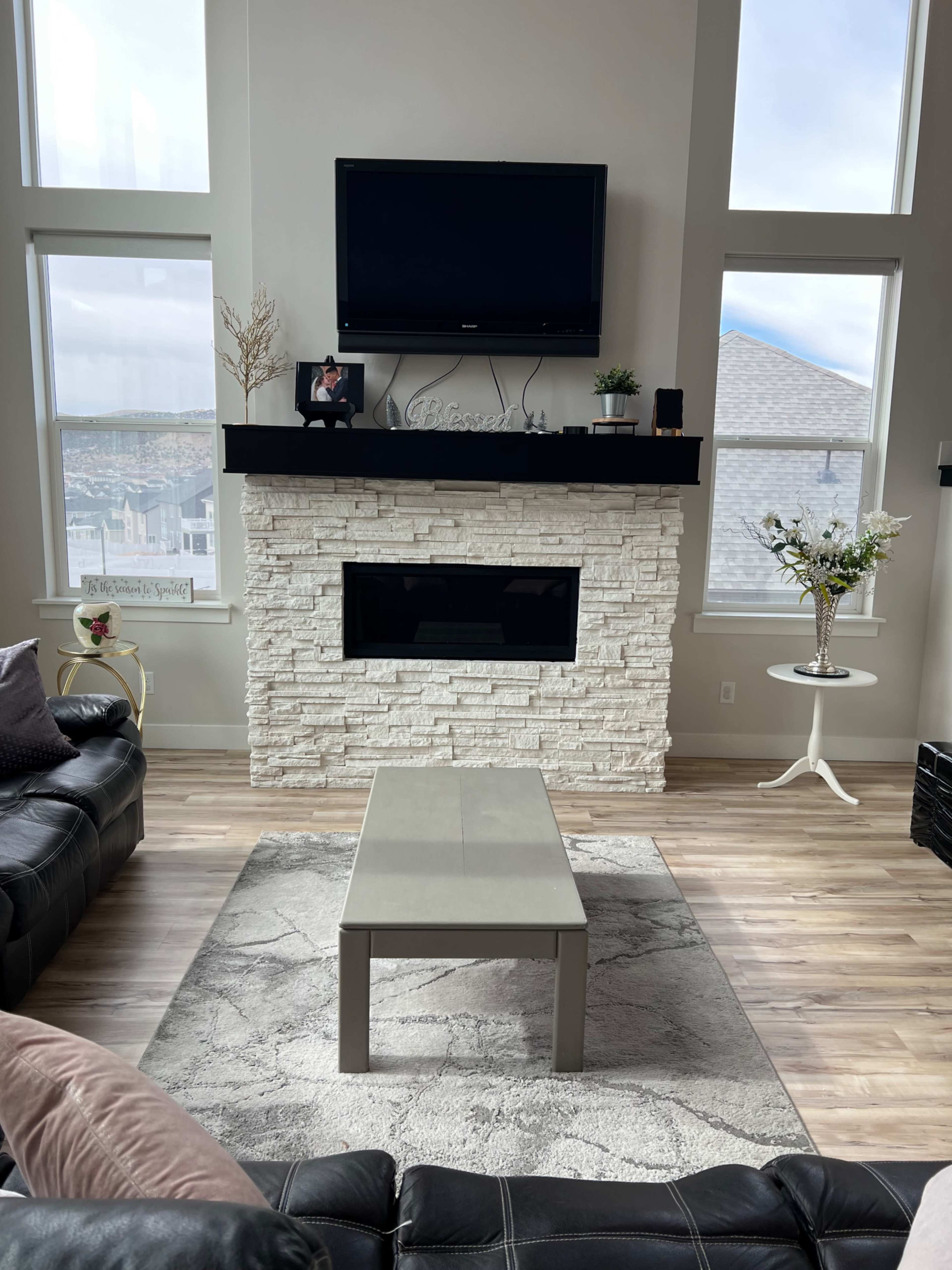 Beautiful Natural Light Modern Home Image in Saratoga Springs, Saratoga Springs, UT