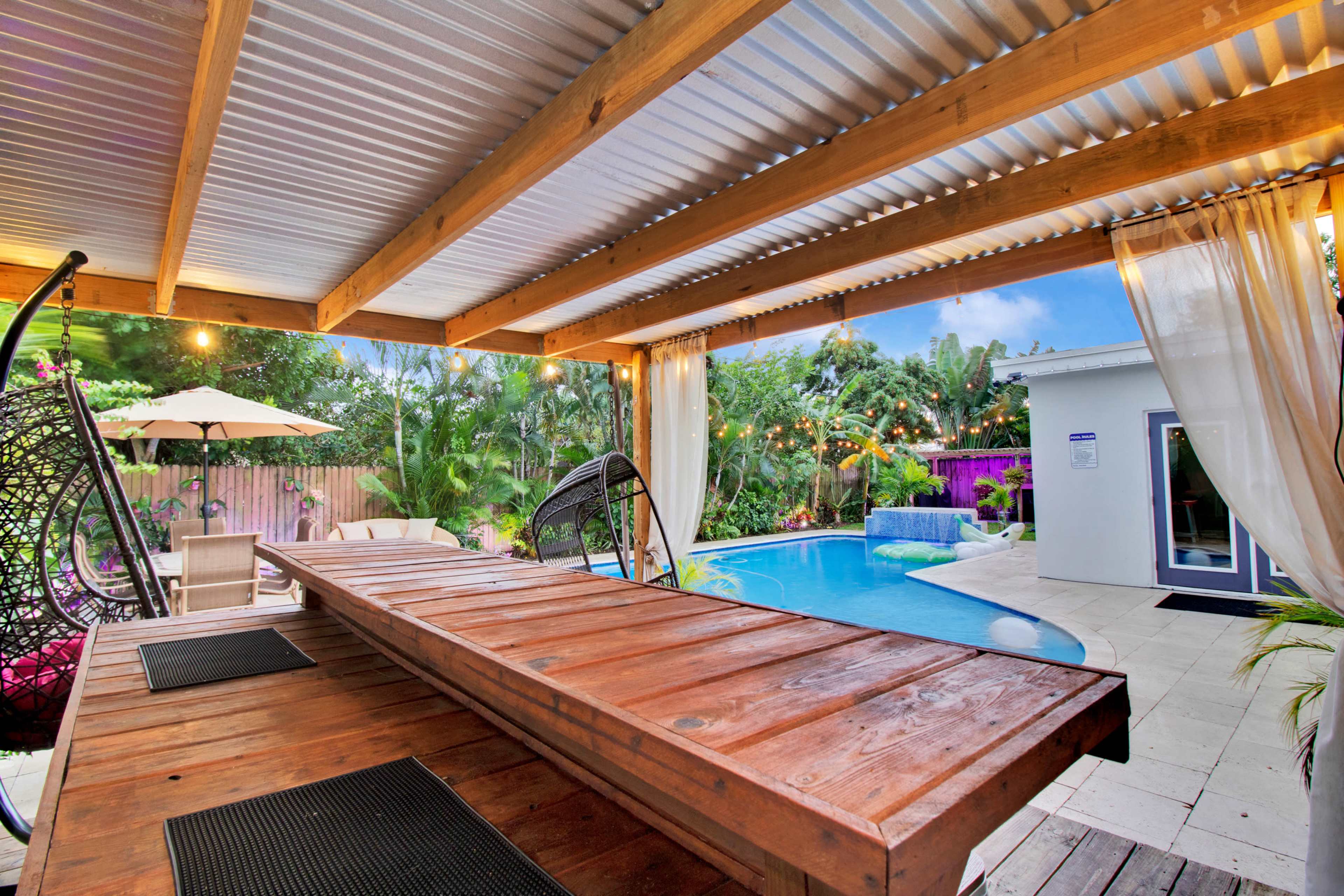 🌴3BR HEATED and Salt Water Pool Home | FTL Airport/Beaches/Las Olas Image in South Fort Lauderdale, Fort Lauderdale, FL, FL