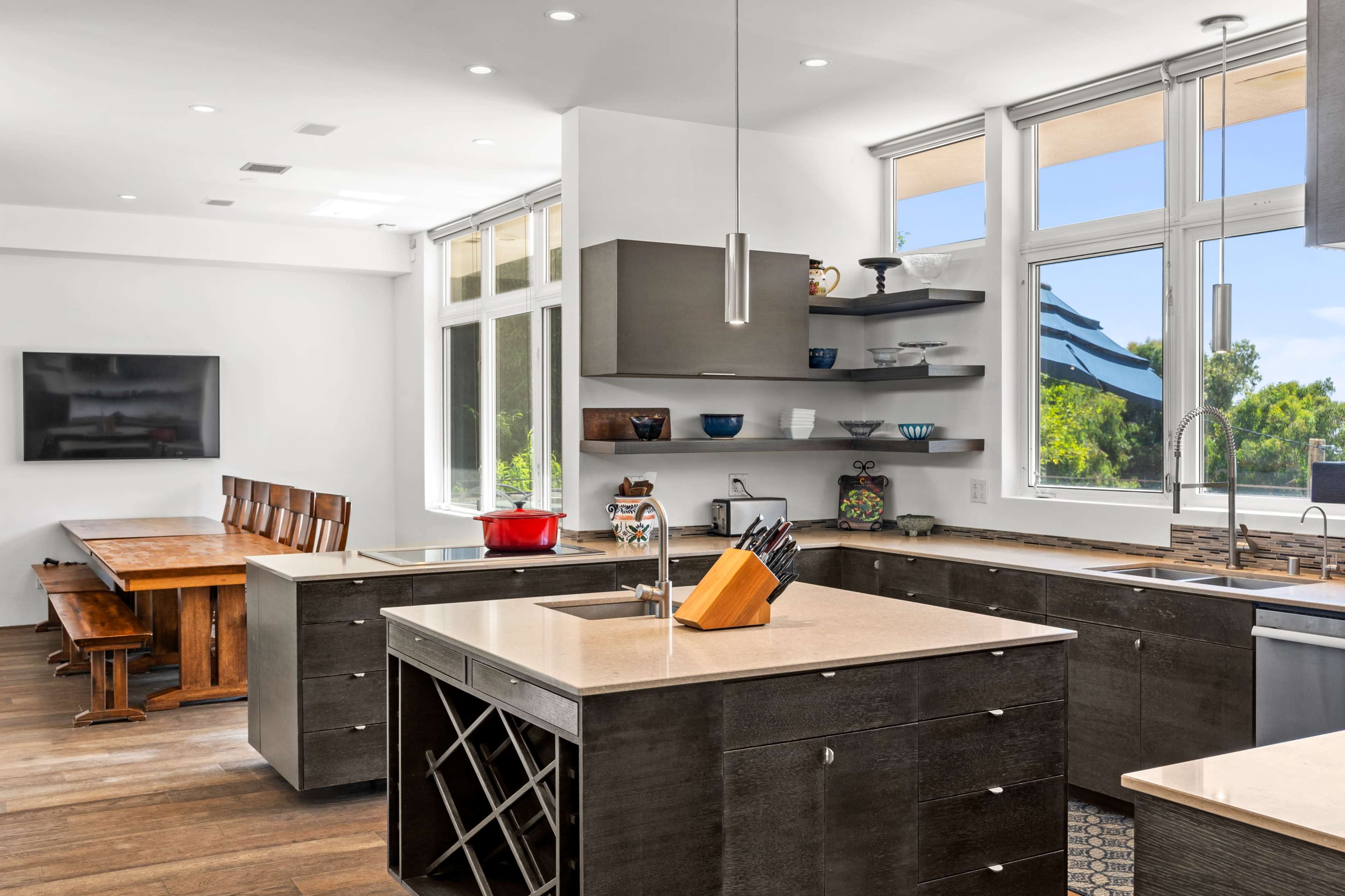 Malibu Ocean and Canyon View Modern Home Image in Eastern Malibu, Malibu, CA