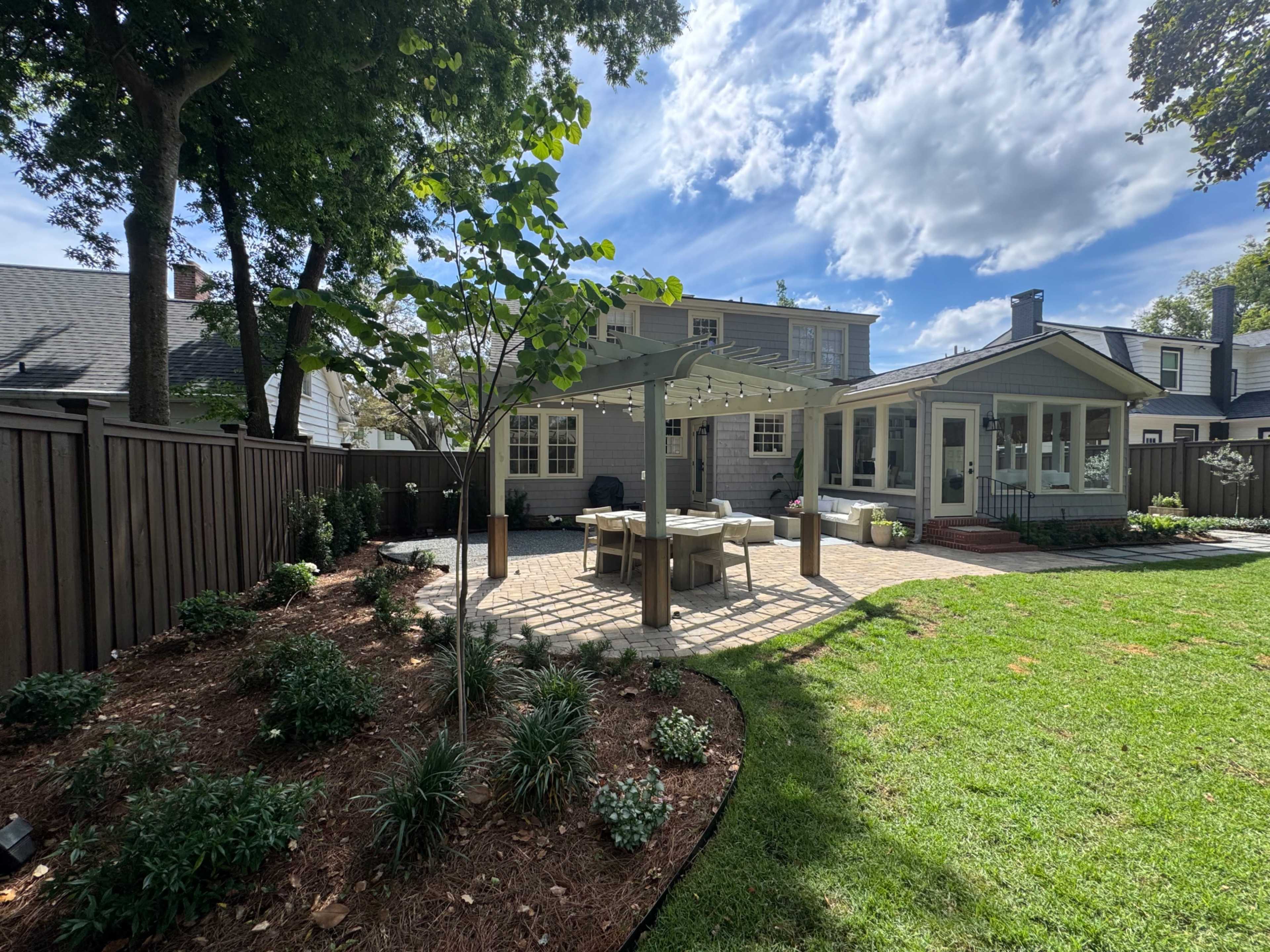Bright, Natural-Light Sunroom Studio + Private Yard for Photos, Content & Creative Work Image in Fairfax, Jacksonville, FL