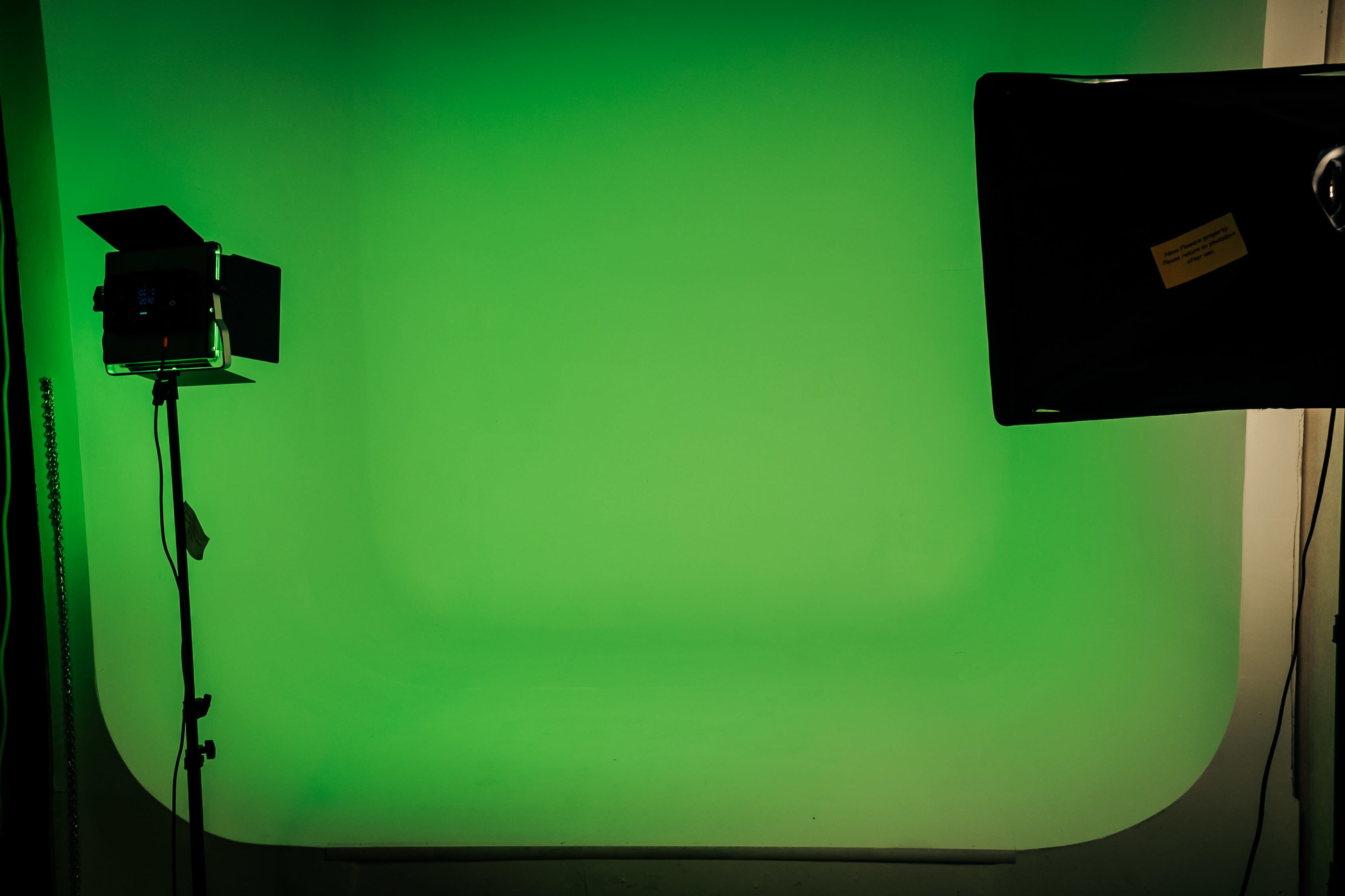 Seamless Photo And Video Cube Image in Southeast Calgary, Calgary, AB