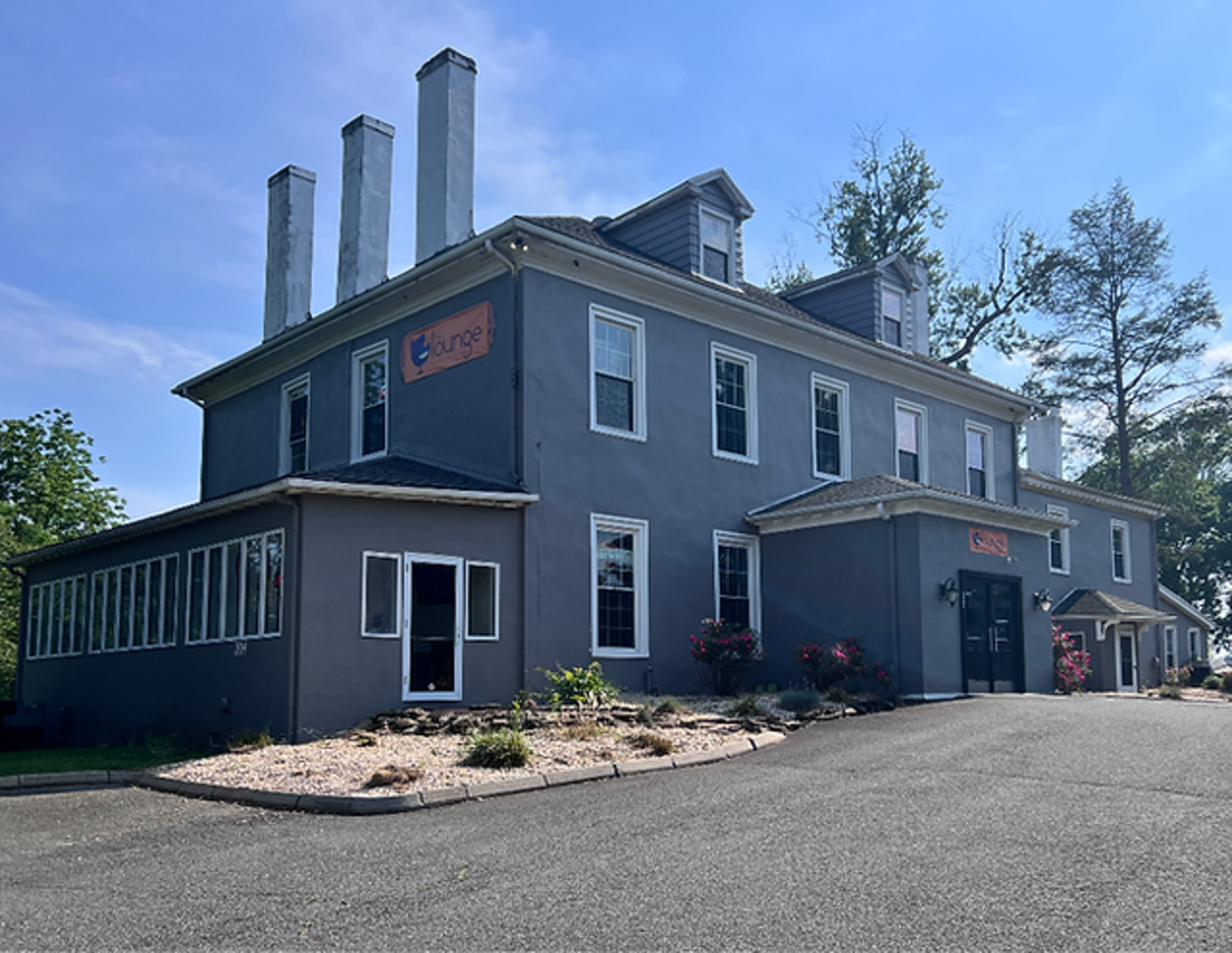 Dragonfly at the Buchanan Mansion Image in Caln Township, Thorndale, PA