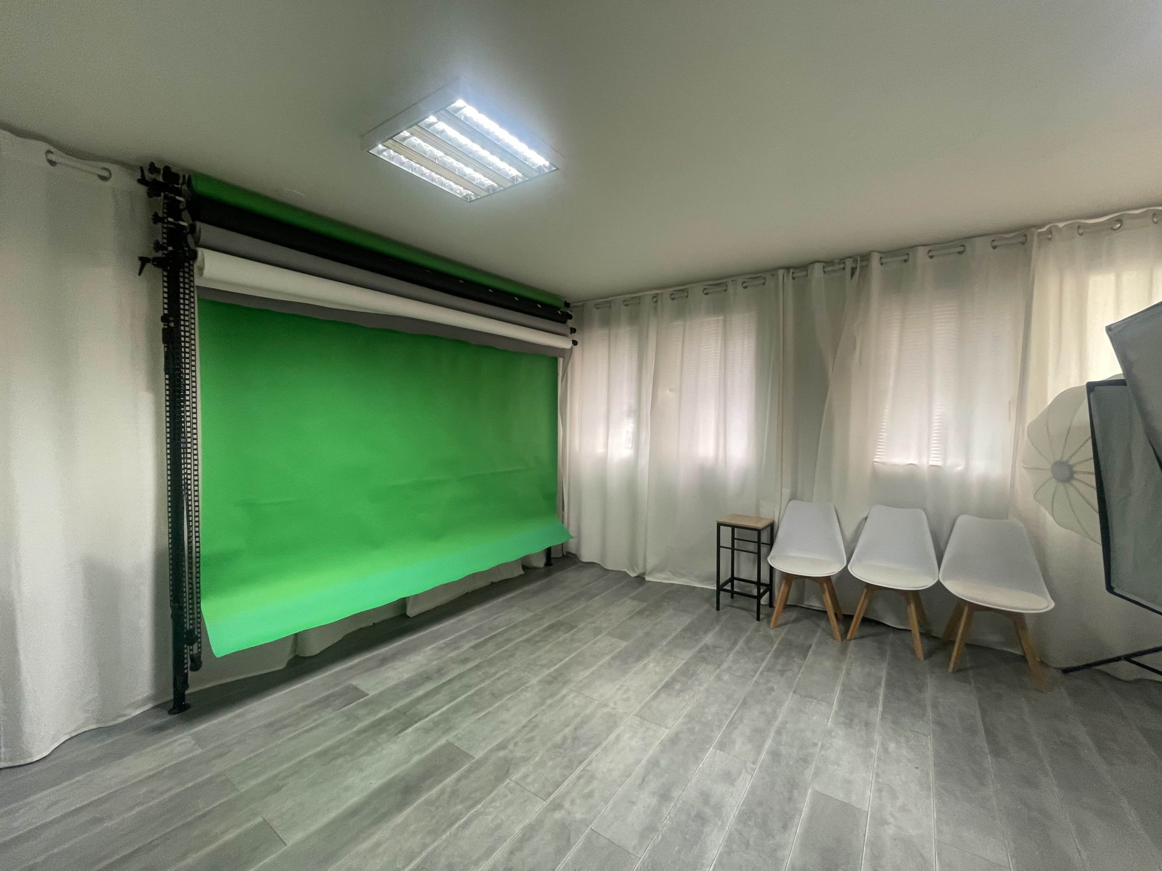 Studio photo équipé à Porte de Lilas Image in , Le Prés Saint Gervais