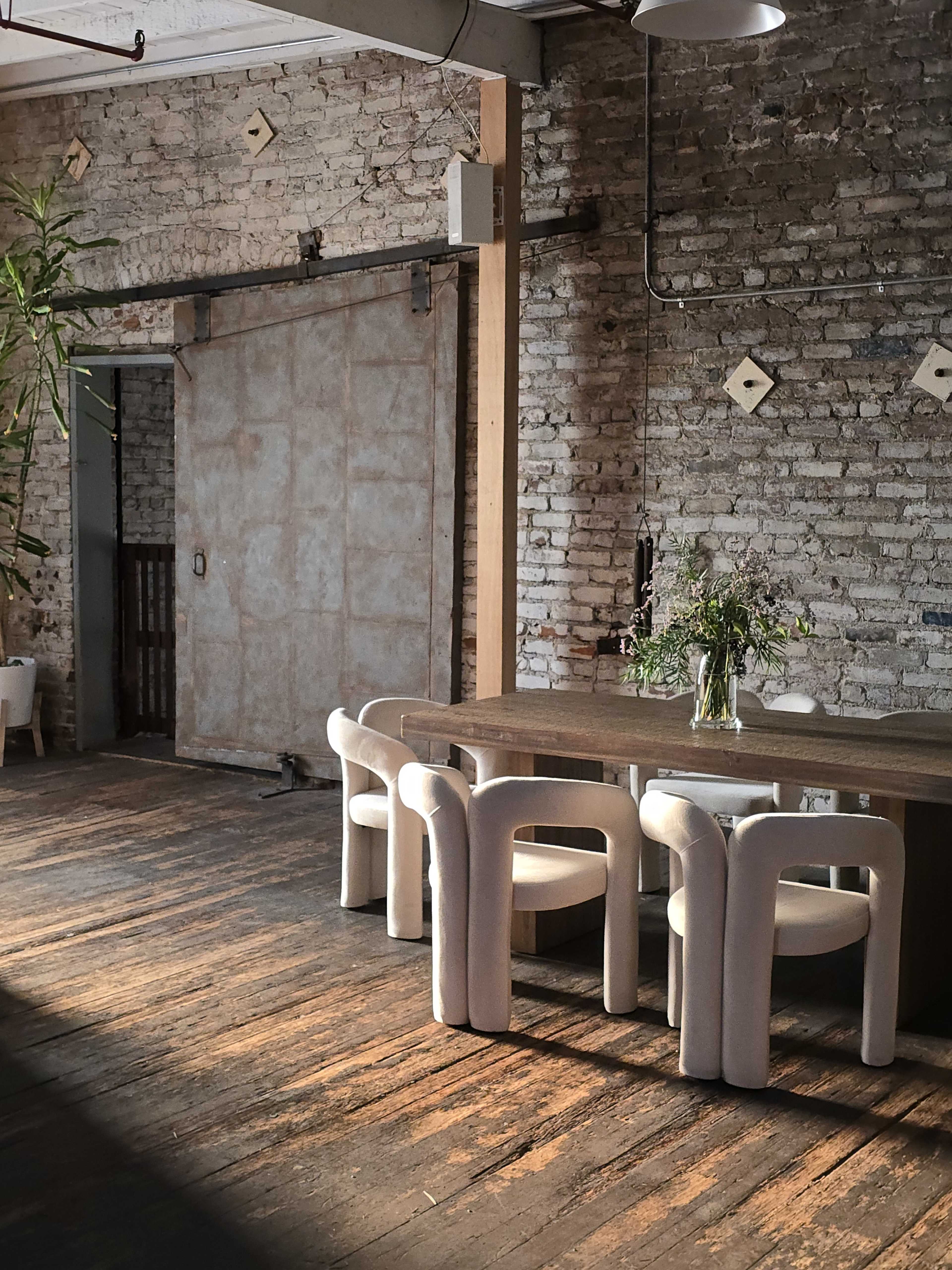 Huge old LOFT with many wall styles and a Cyclorama Image in Northeast Los Angeles, Los Angeles, CA