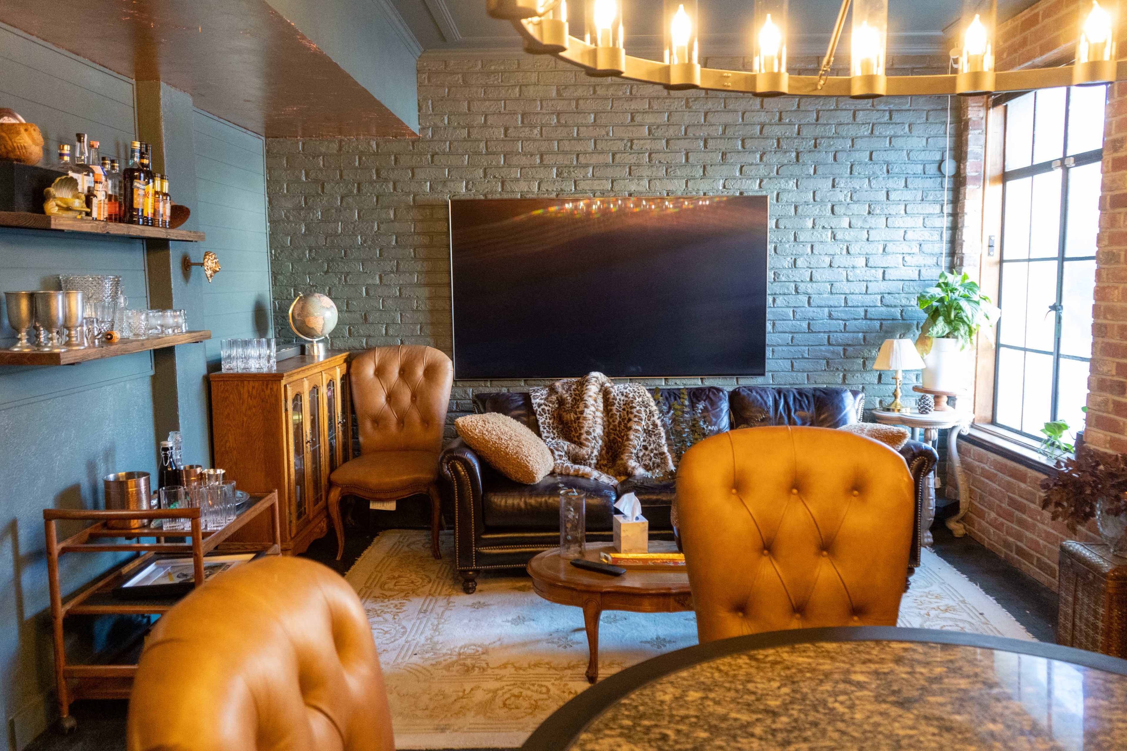 Private Lounge with Bar Area + Couch Seating (Kitchenette + Bath) Image in Downtown, Santa Monica, CA