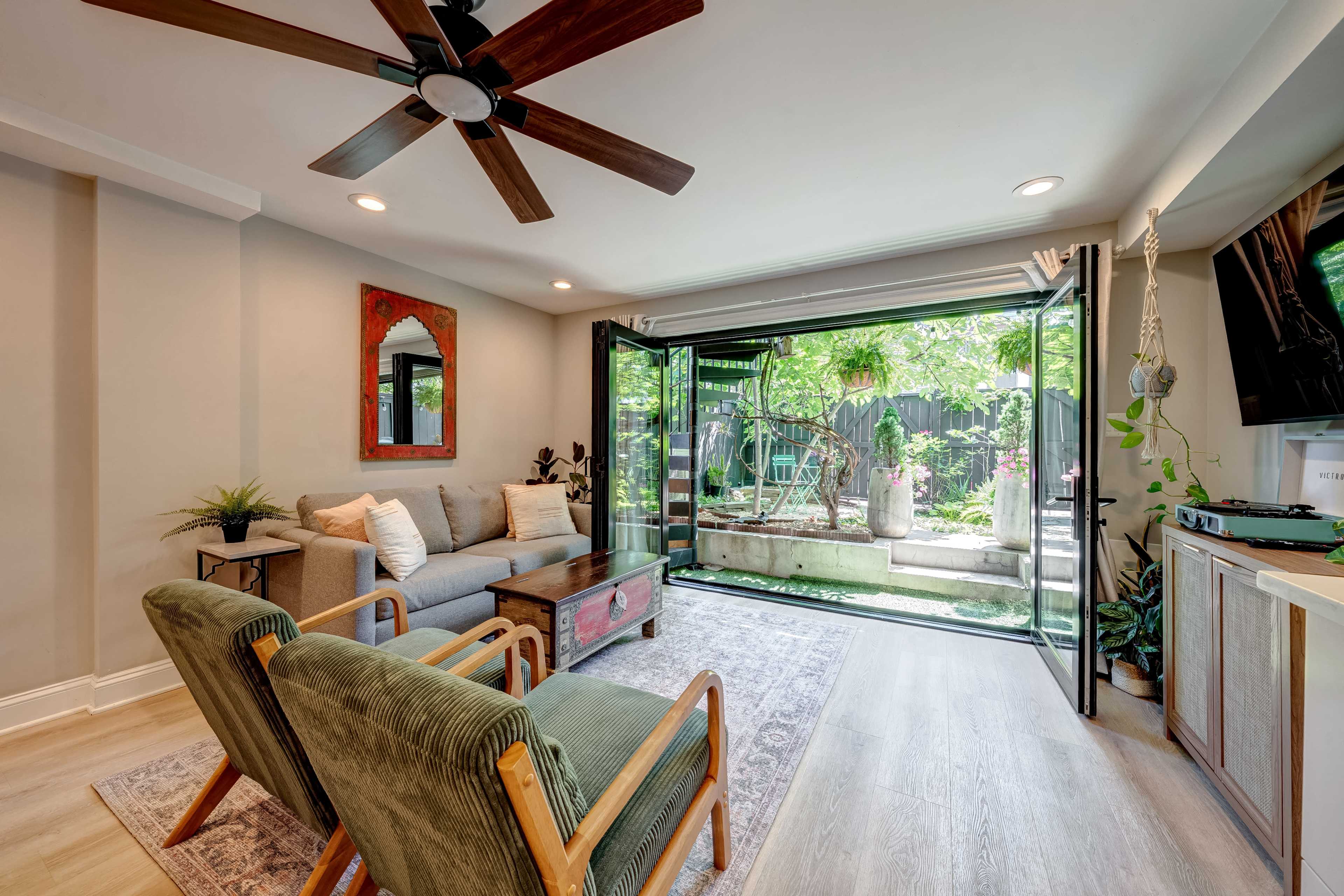 Union Market Garden Apartment Image in Northeast Washington, Washington, DC