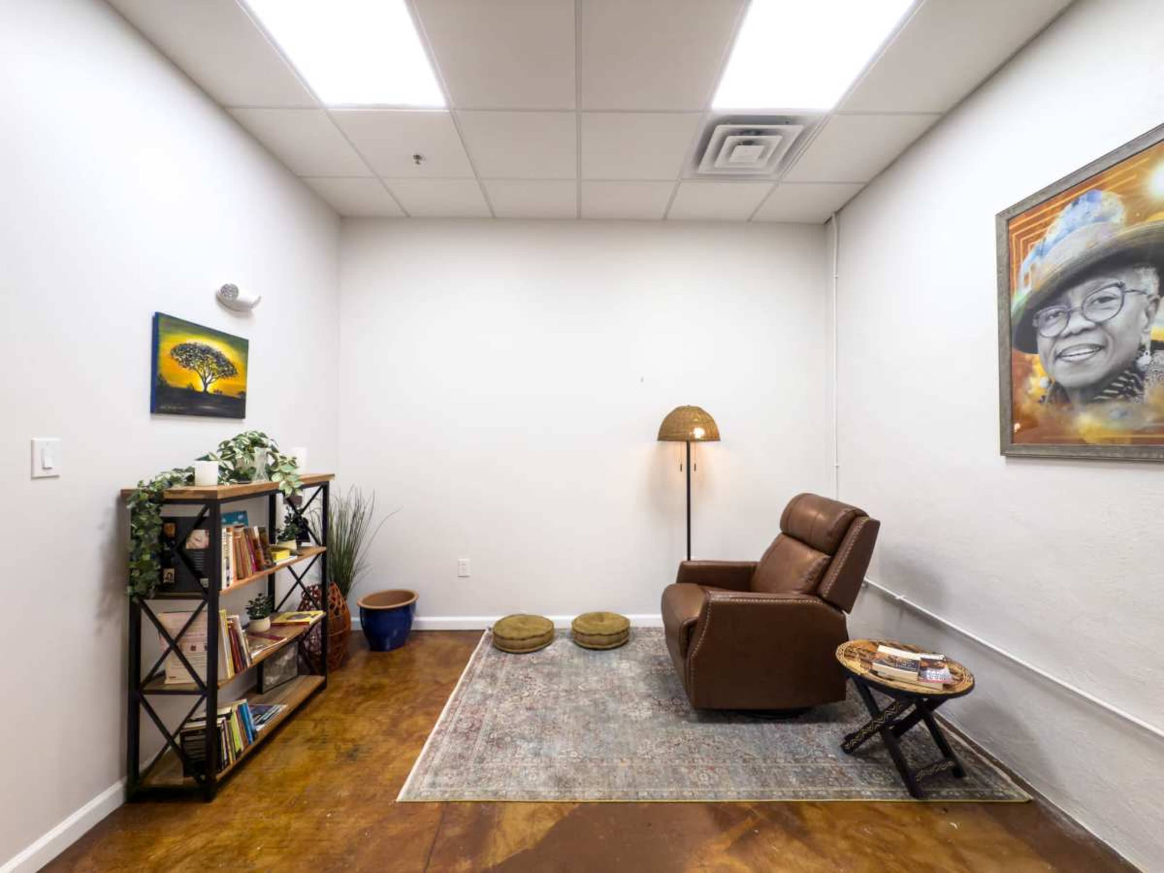 Cozy Private Meeting Space Image in Upper North Philadelphia, Philadelphia, PA, PA