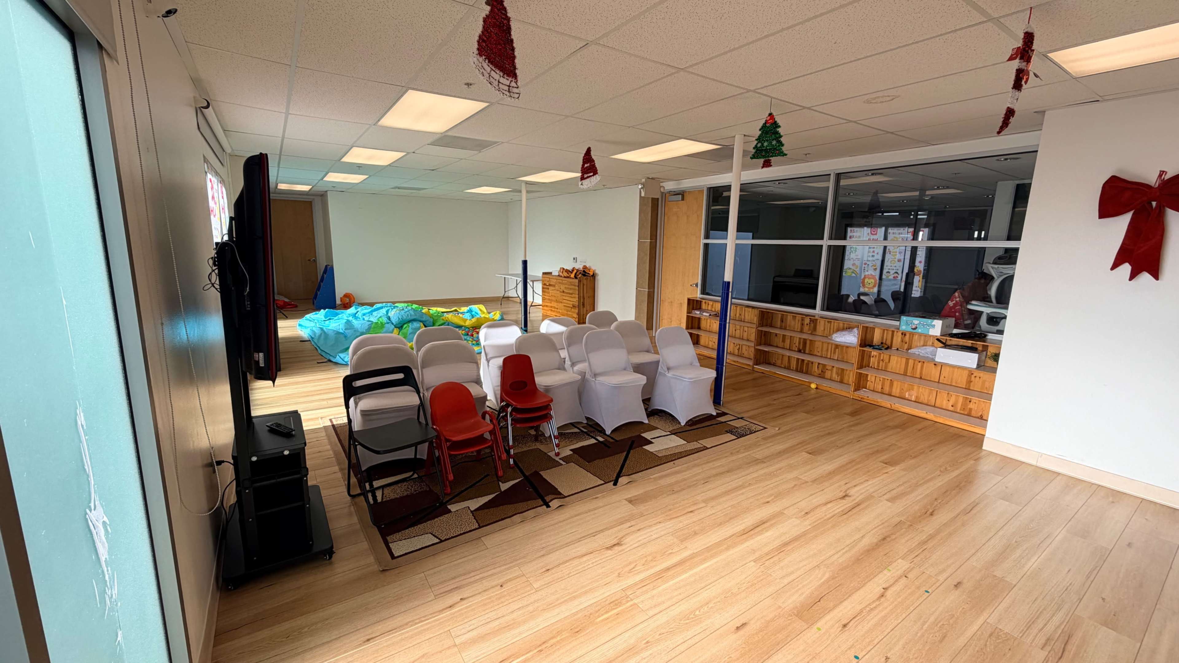 Bright Multi-Purpose Studio with Floor-to-Ceiling Windows Image in East San Mateo, Belmont, CA