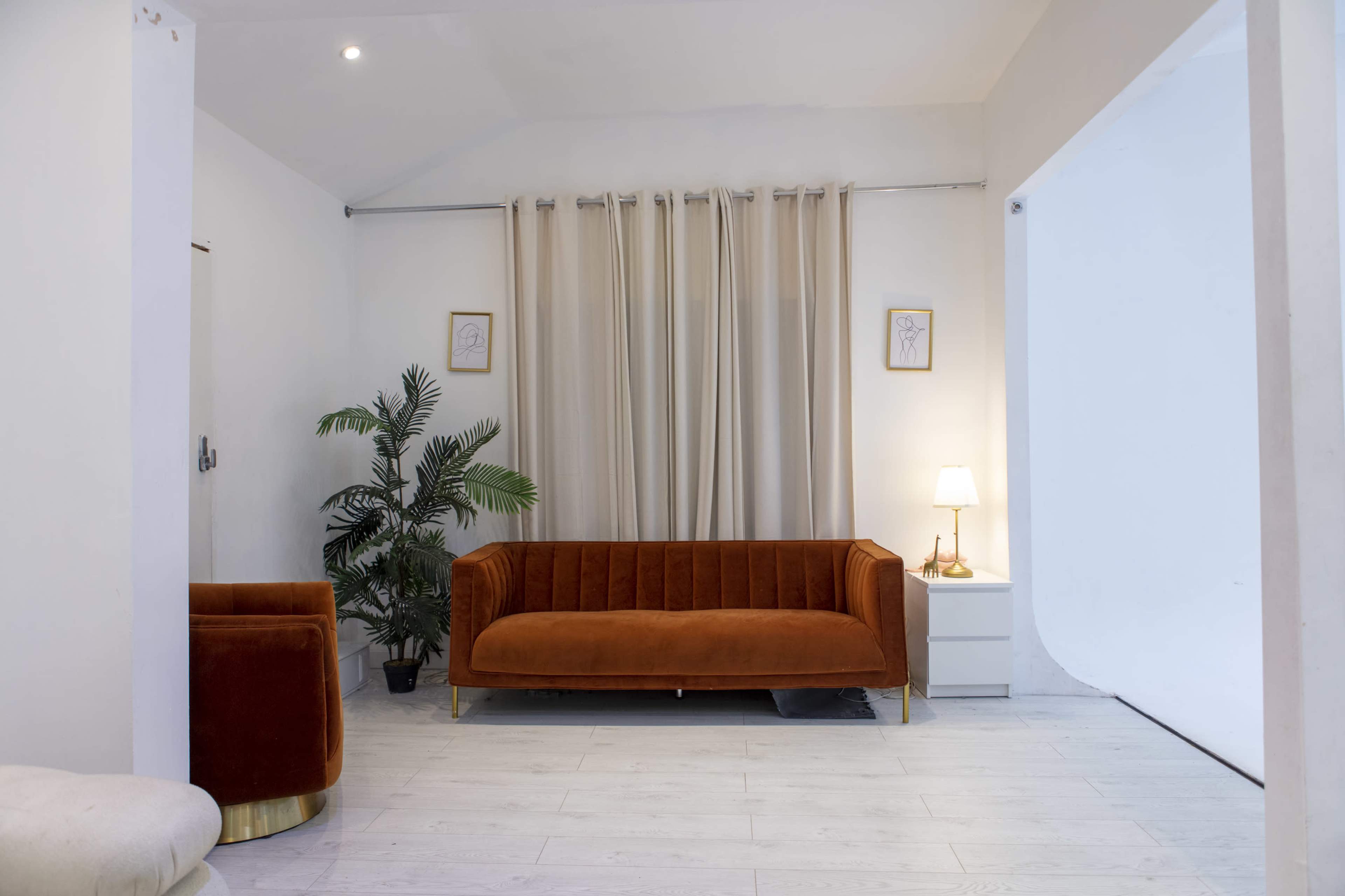Infinity Cove Photo Studio - With Lifestyle Set ups & Coloured Backdrops Image in Woodford, London, ENG