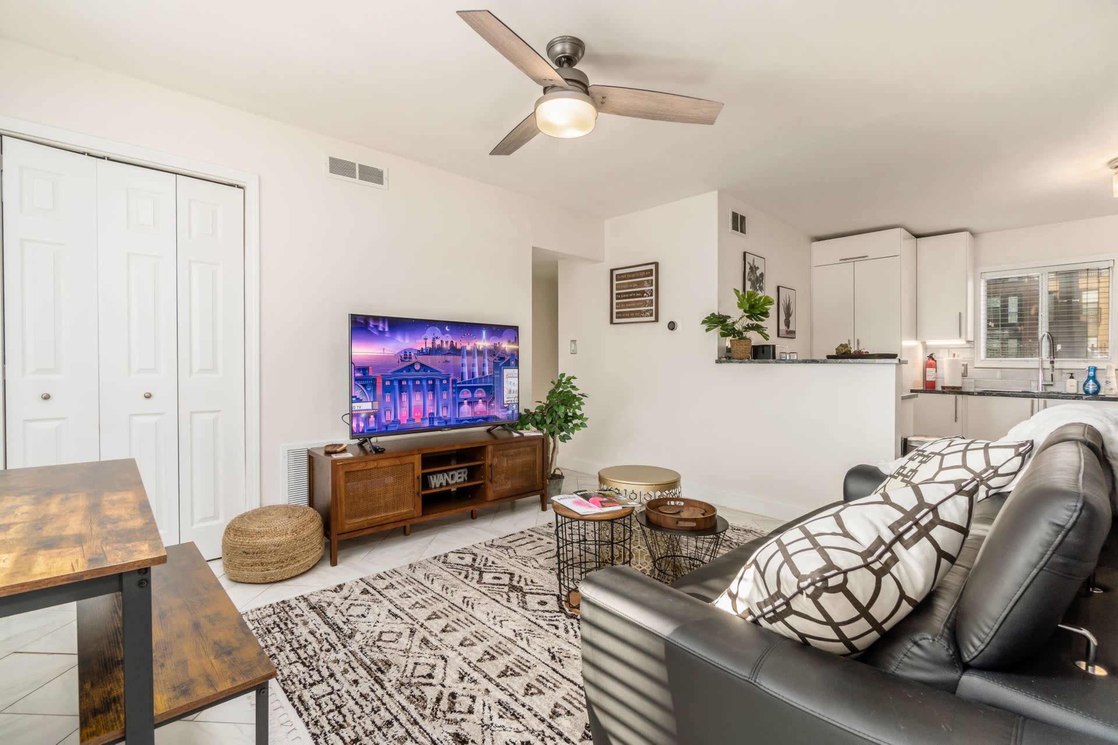 Newly Renovated Condo Image in Victorian Village, Columbus, OH