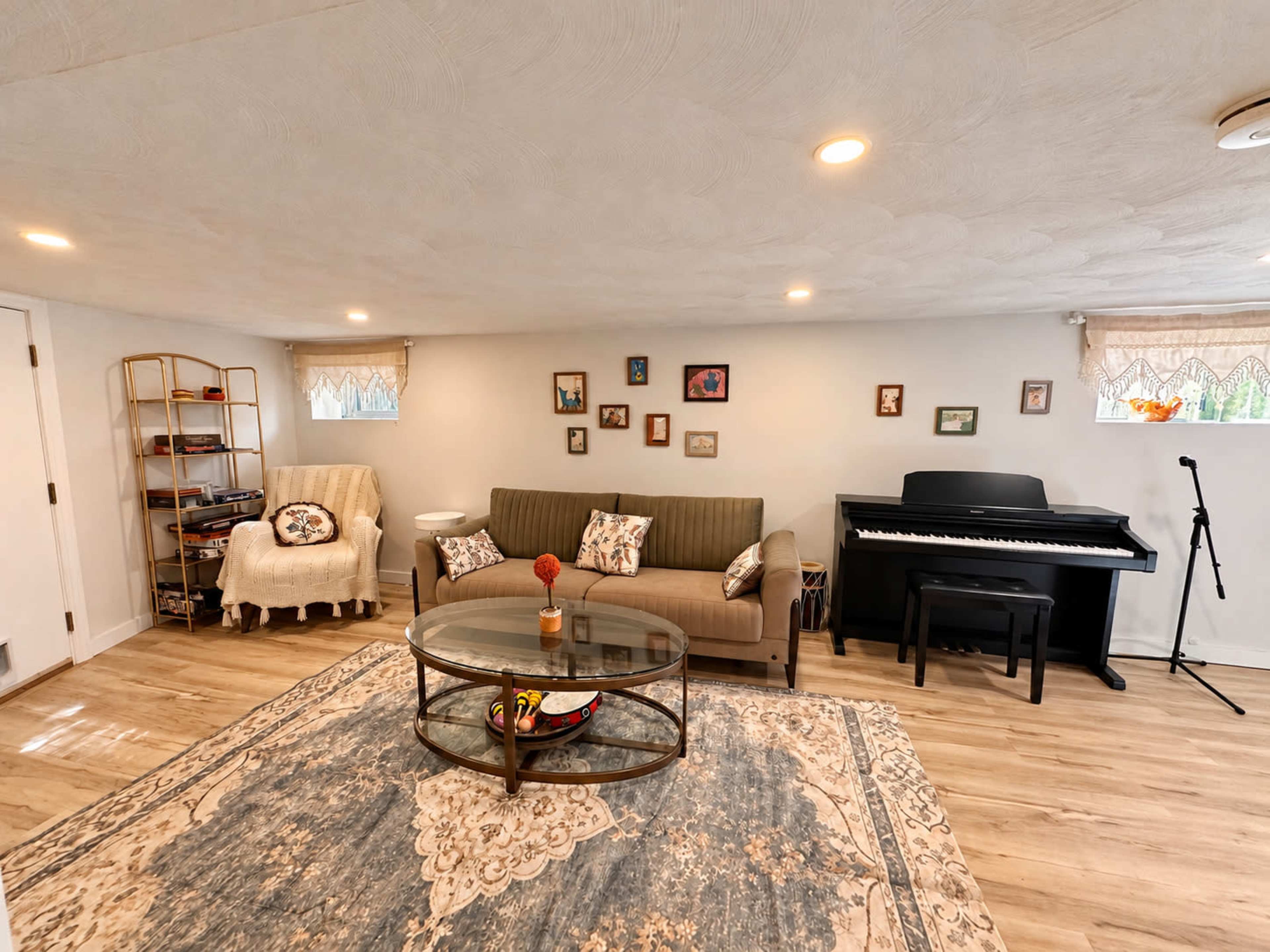 Cozy Waltham Gathering Space with Piano & Private Entrance Image in North Waltham, Waltham, MA