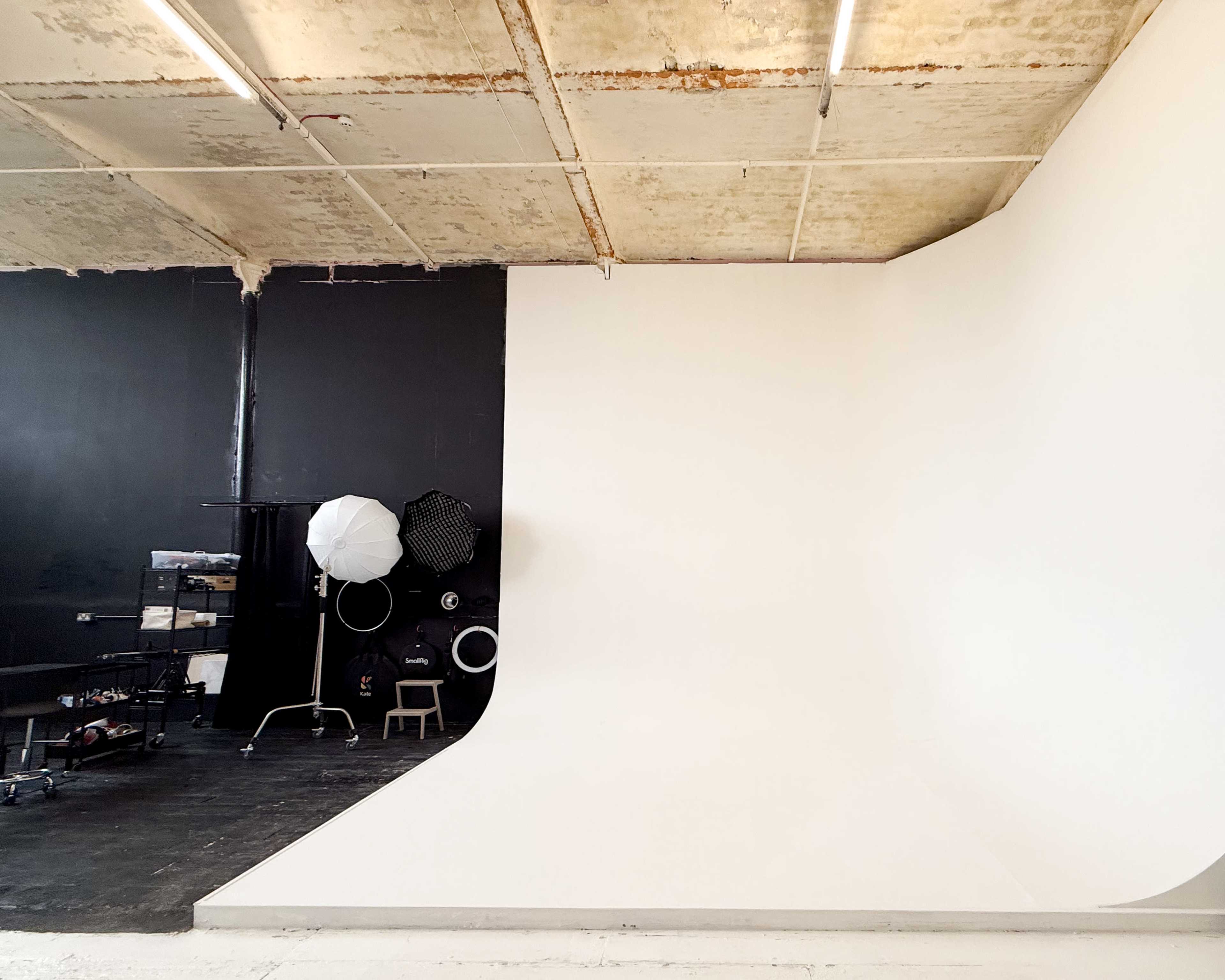 Industrial Mill Creative Space with Infinity Cove 20mins from Manchester City Centre Image in Chadderton, Oldham, Greater Manchester, ENG