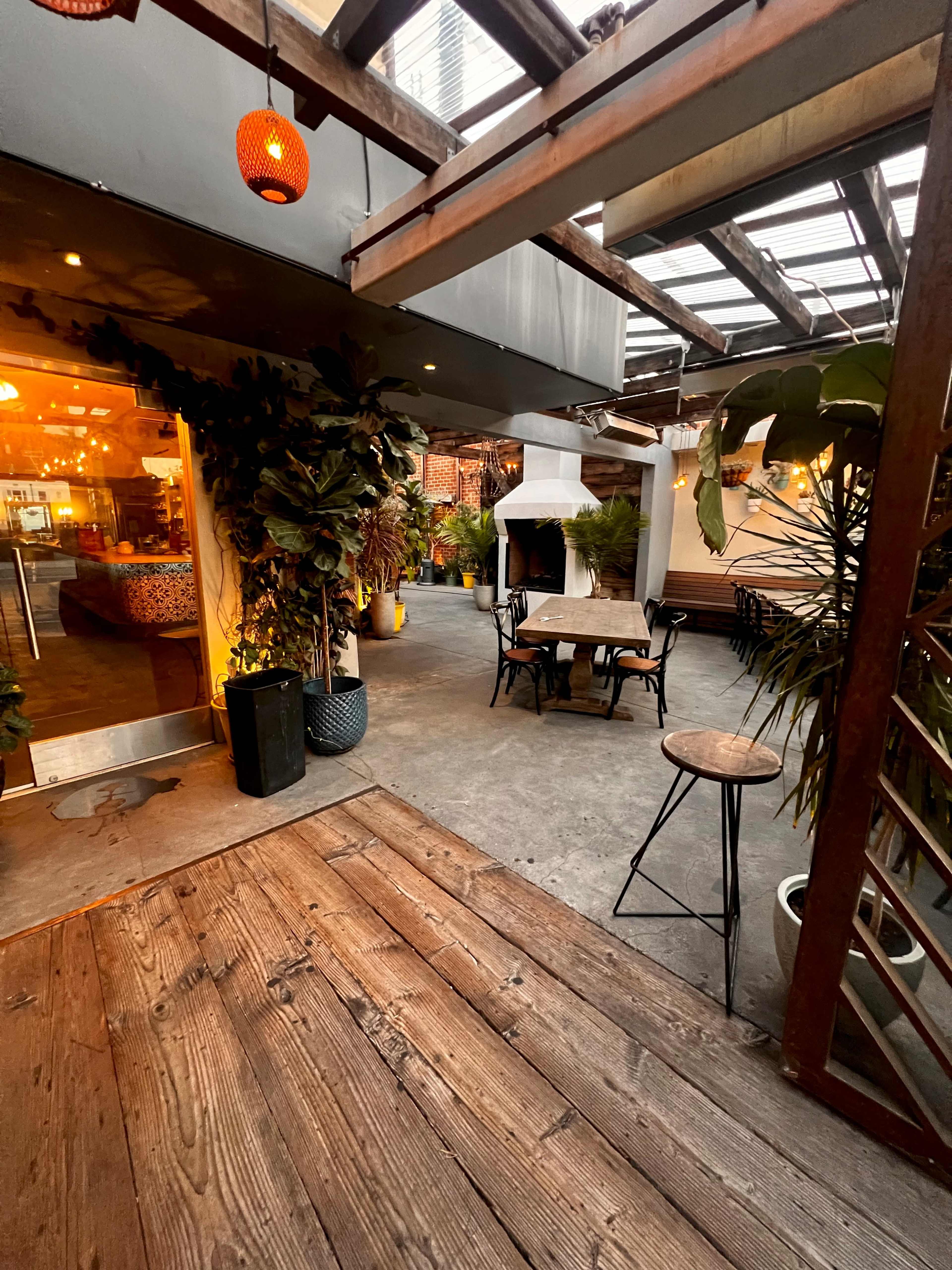 Hollywood, Bar, fireplace patio, restaurant Image in Hollywood, Los Angeles, CA
