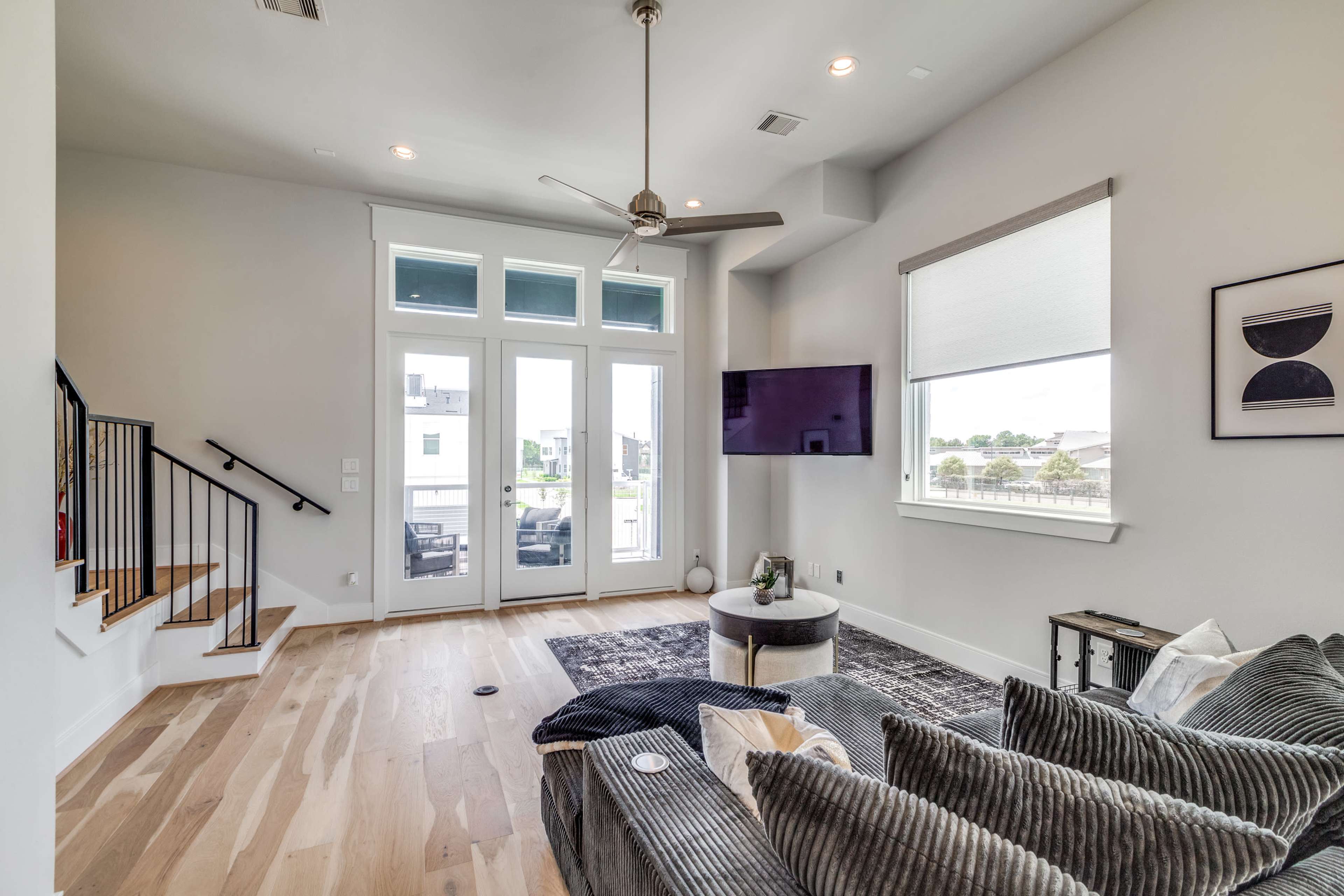 Luxurious 3 story home in Houston! Elegance galore Image in Spring Branch North, Houston, TX