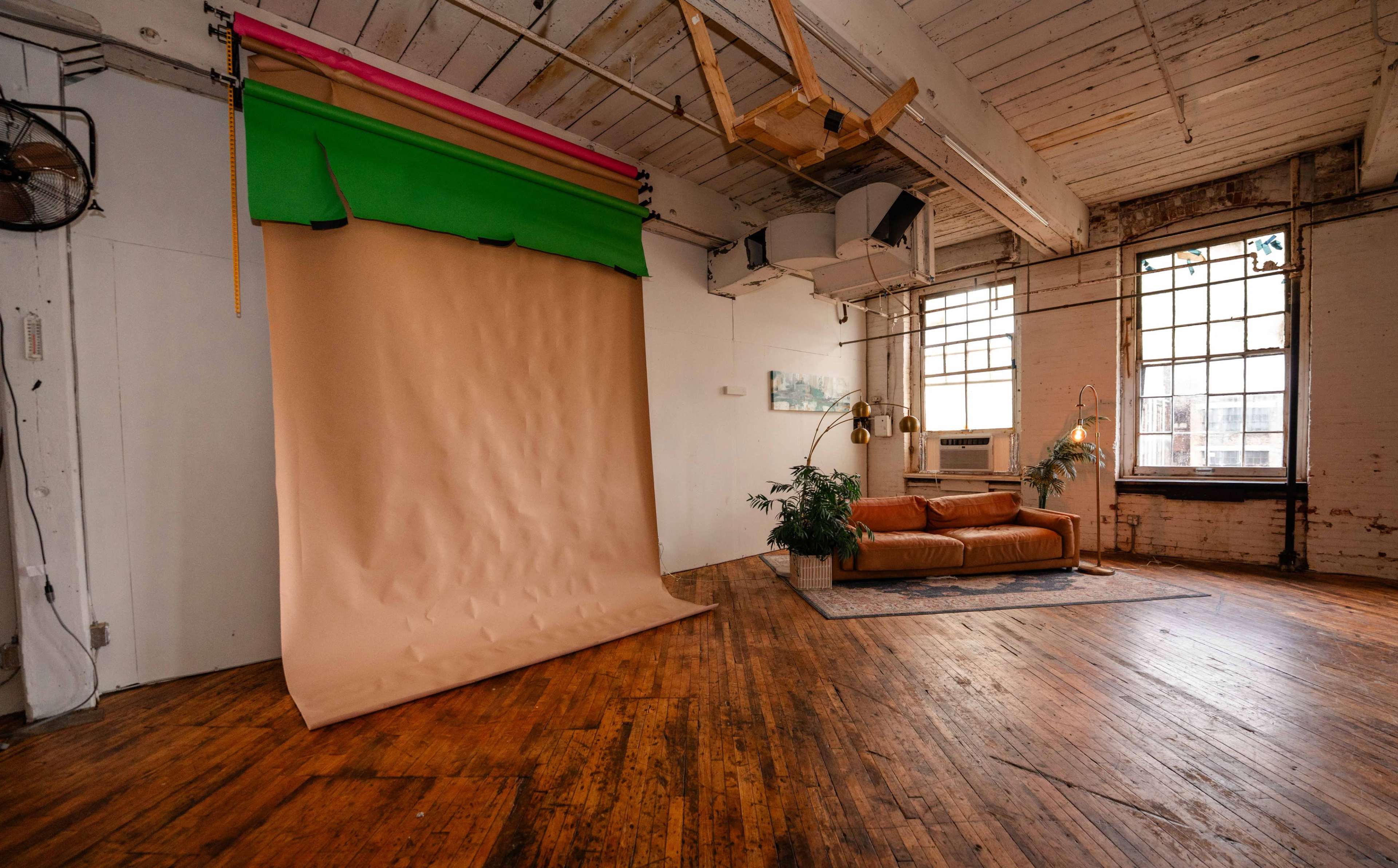 BRAND NEW 1500 SQ FT NATURAL LIGHT STUDIO Image in North Philadelphia, Philadelphia, PA