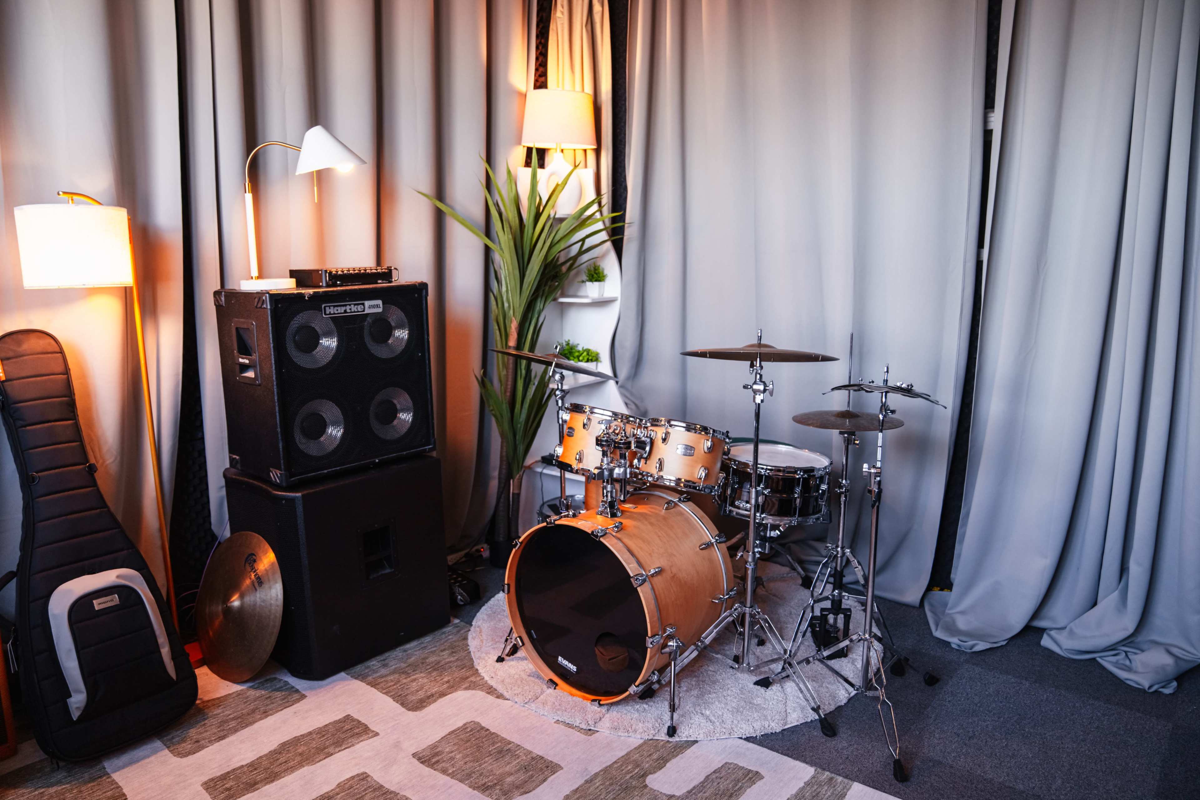 ADLR Studios | Creative Recording Studio w/ High-End Instruments, Vocal ...