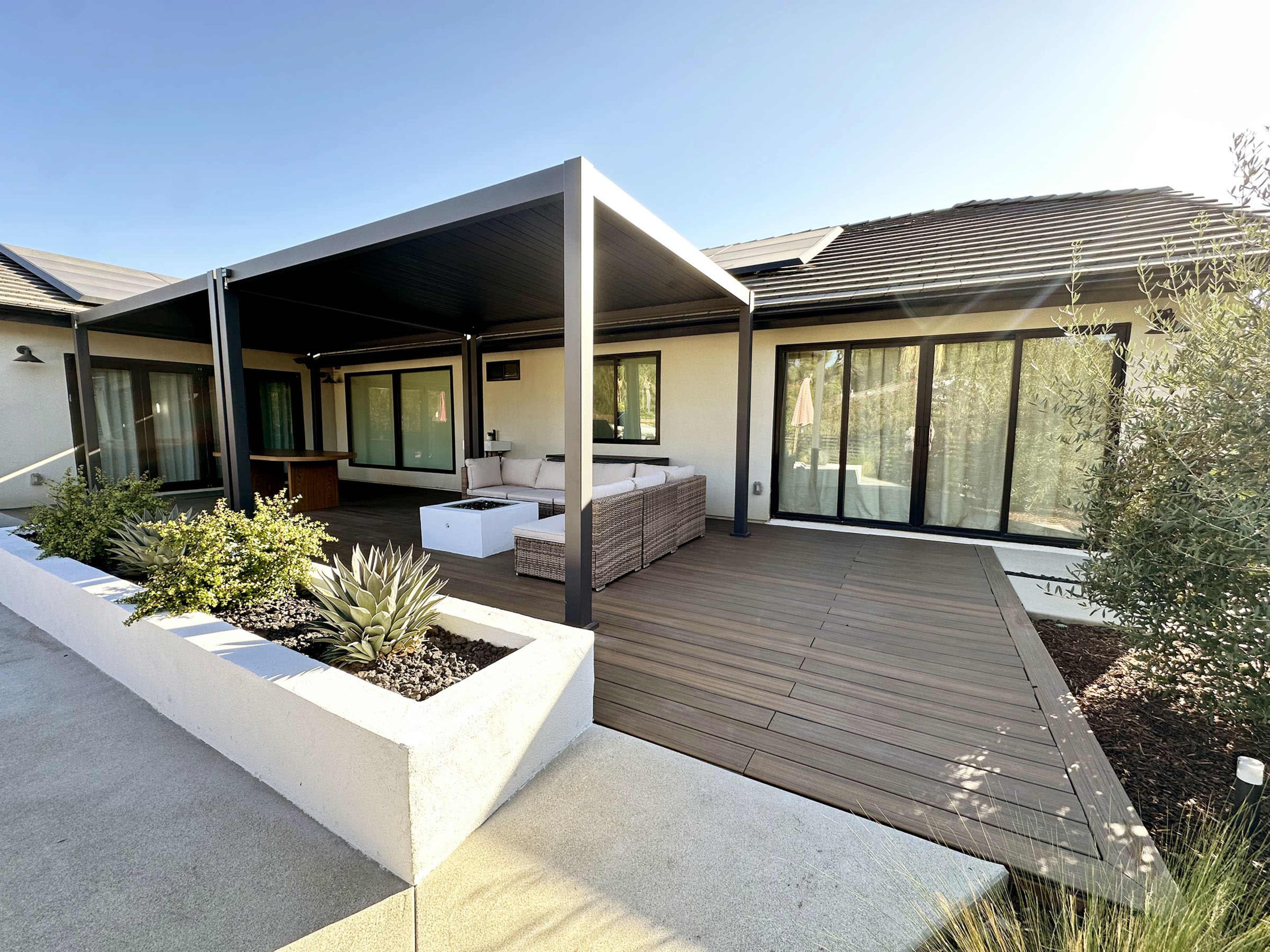 Modern Sophisticated Backyard Image in Walnut, Walnut, CA