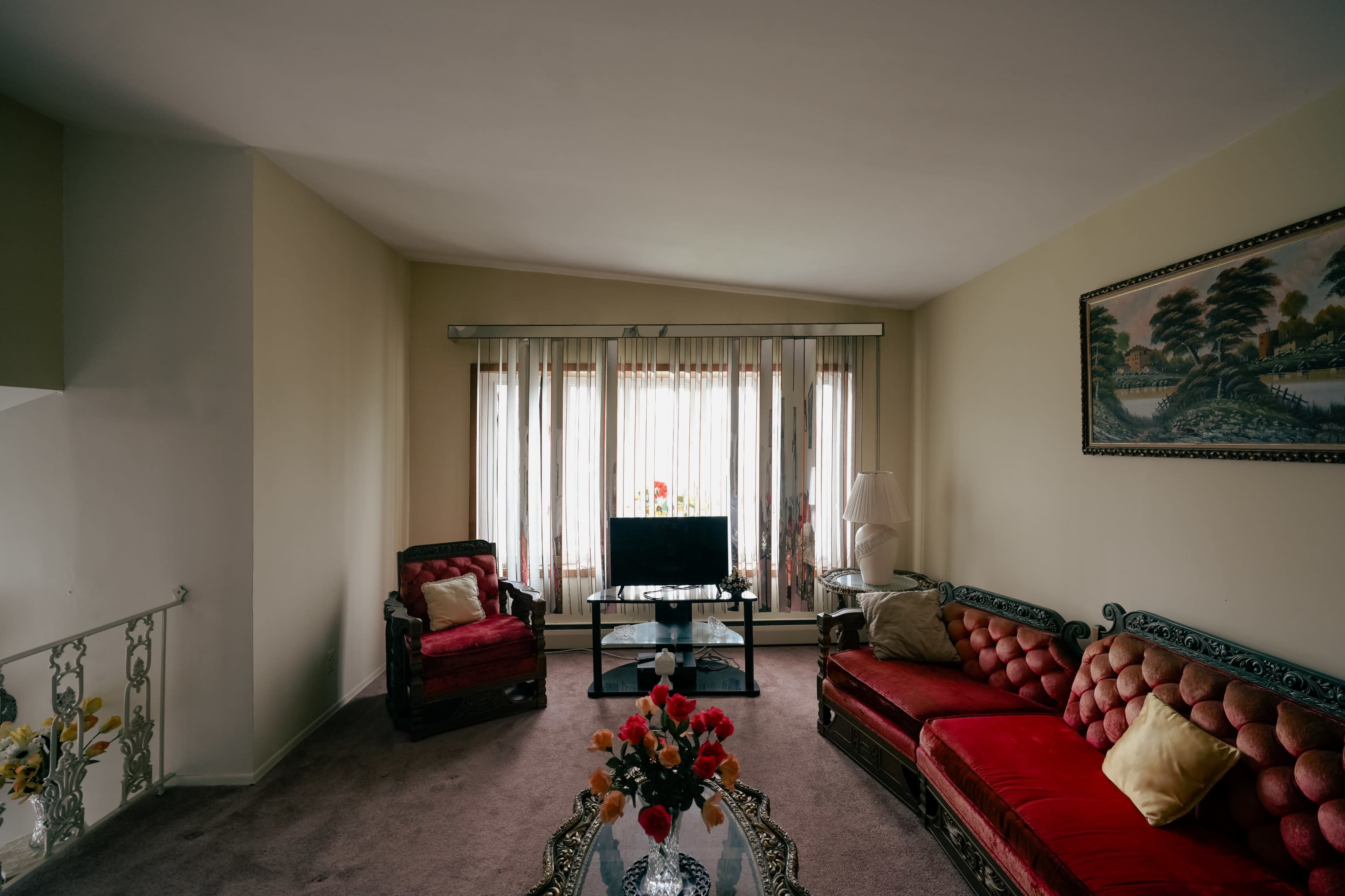 Pastel Retro Furnished Home w/ Vintage Bathroom & Carpeted Living Spaces Image in Far Rockaway, Queens, NY