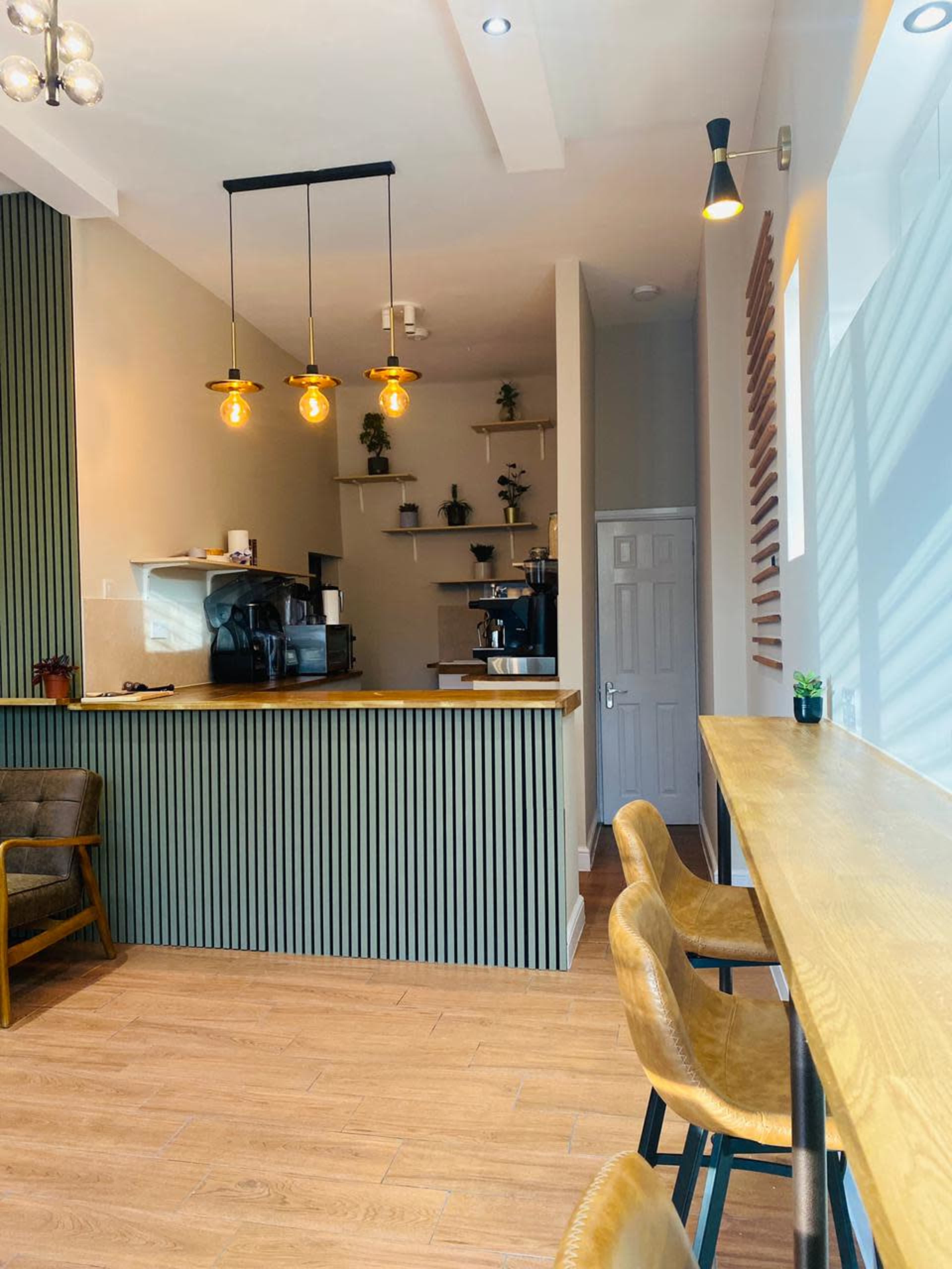 Downtime Modern Cosy Cafe Image in Highbury, London, ENG
