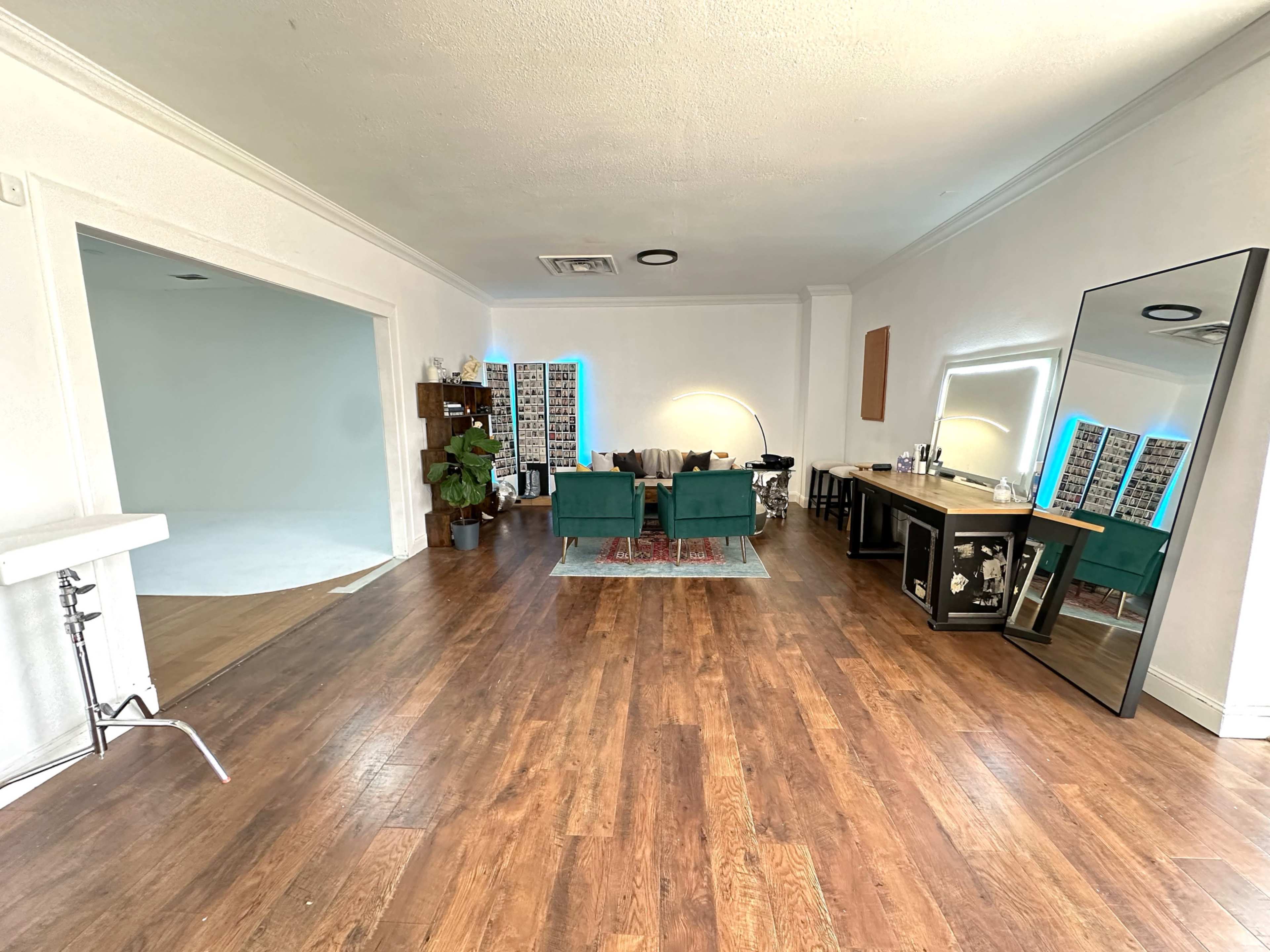 Zarrin Studios Image in 33rd Street Industrial, Orlando, FL