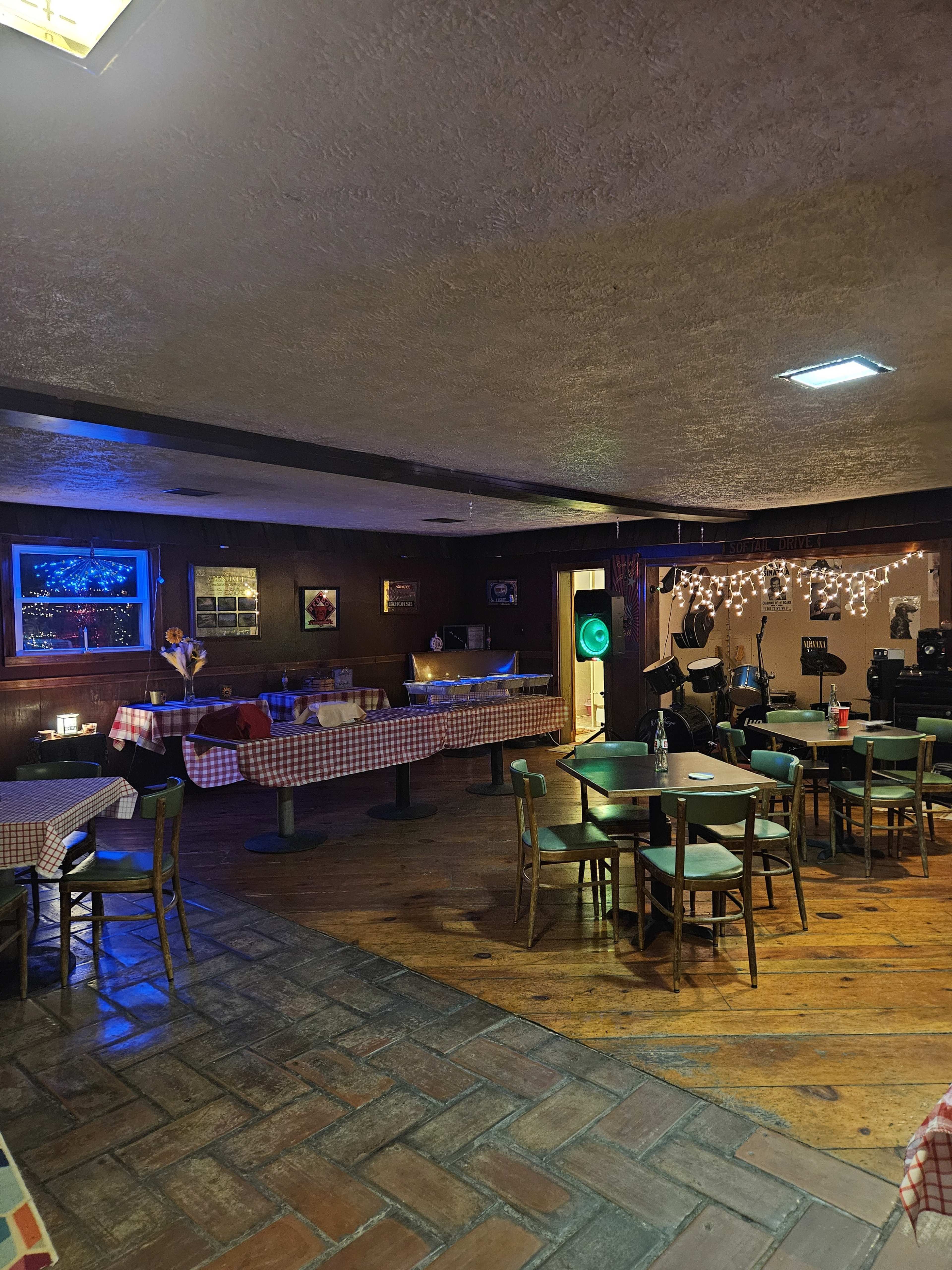 Bar restaurant in country Image in Gainesville, Silversprings, NY