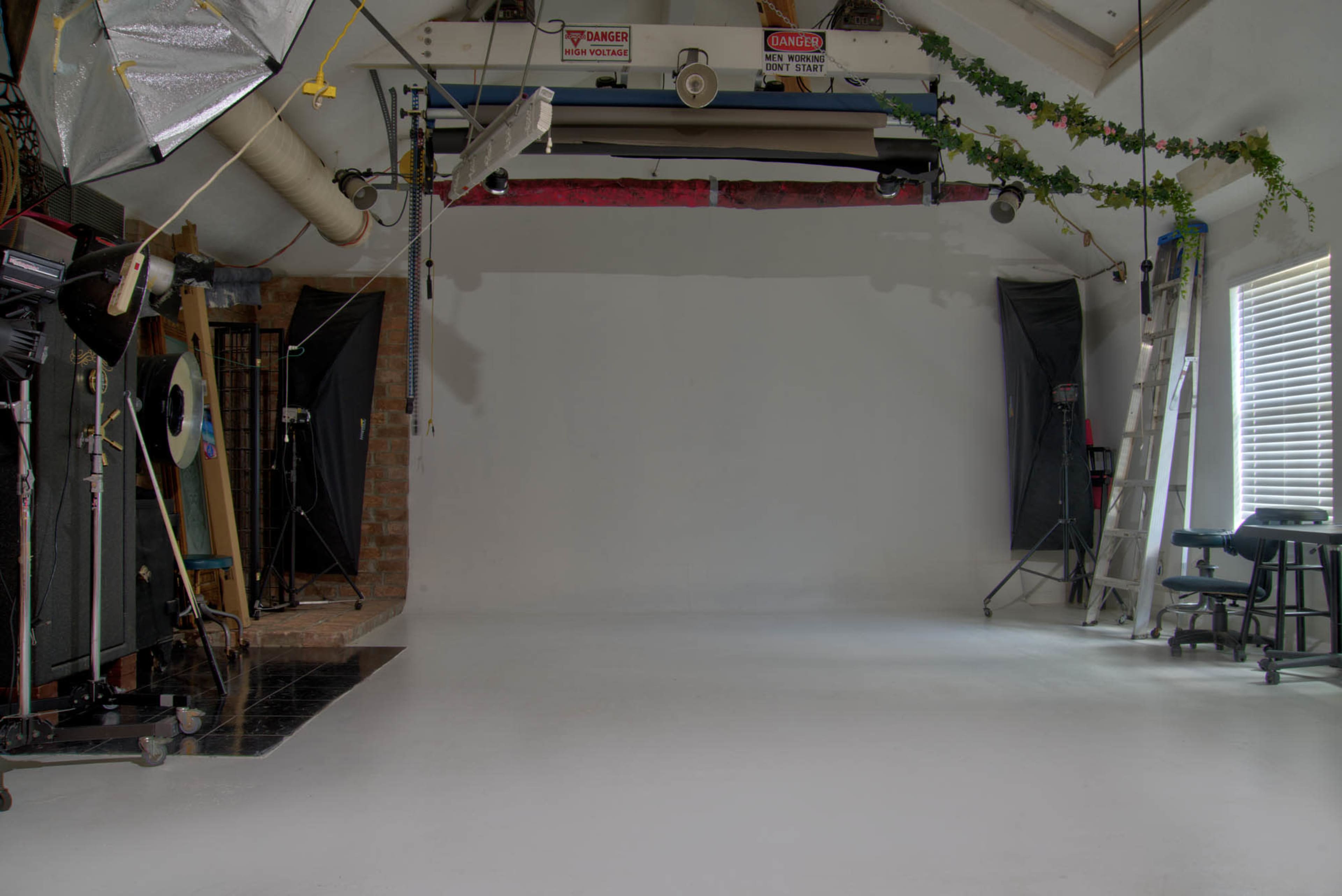 Premium Photography Studio on Two Beautiful Wooded Acres Image in Northwood Farms, Spring, TX