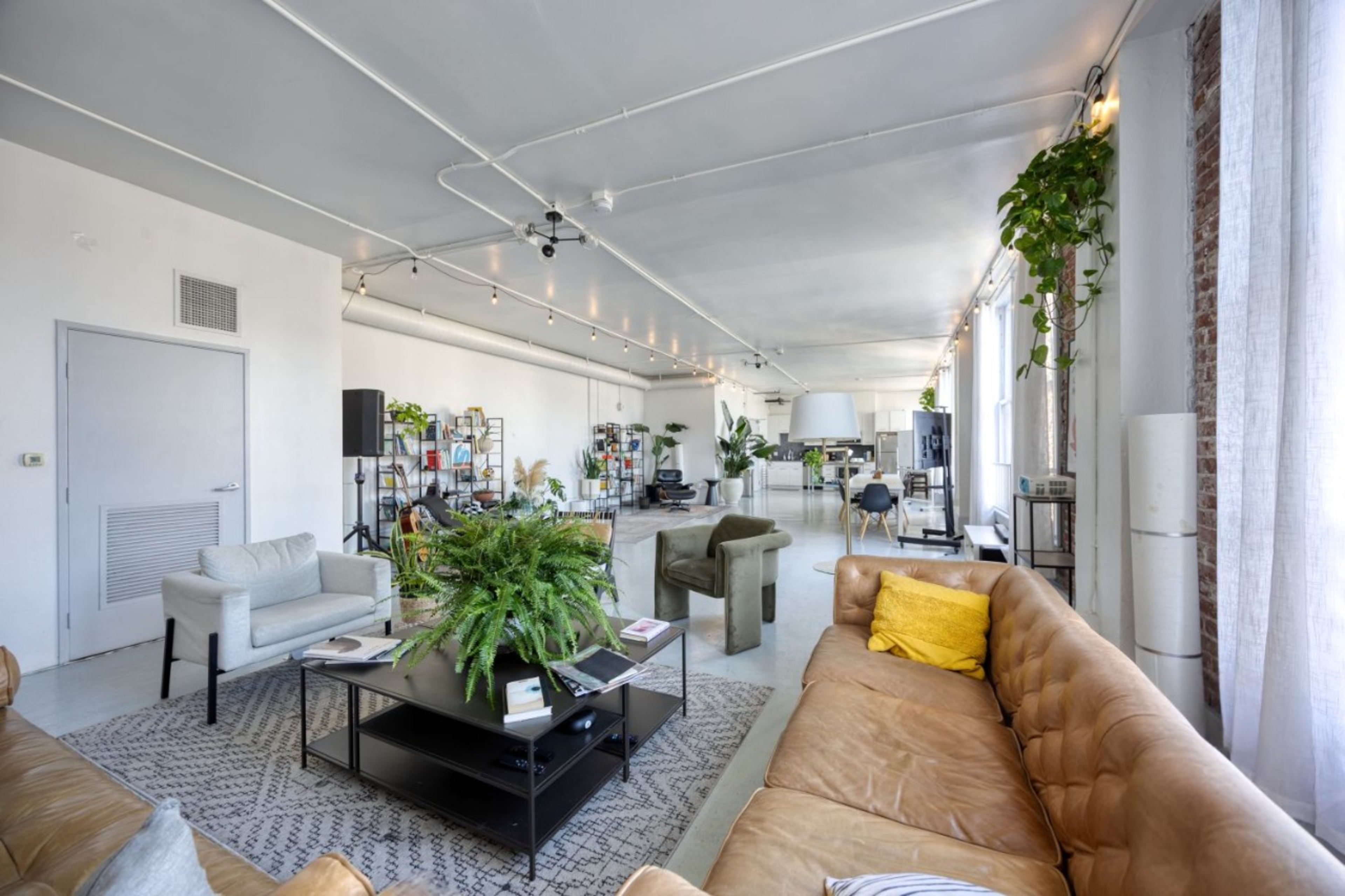 Spacious NYC Creative Loft in DTLA (Party/ Event) Image in Downtown, Los Angeles, CA