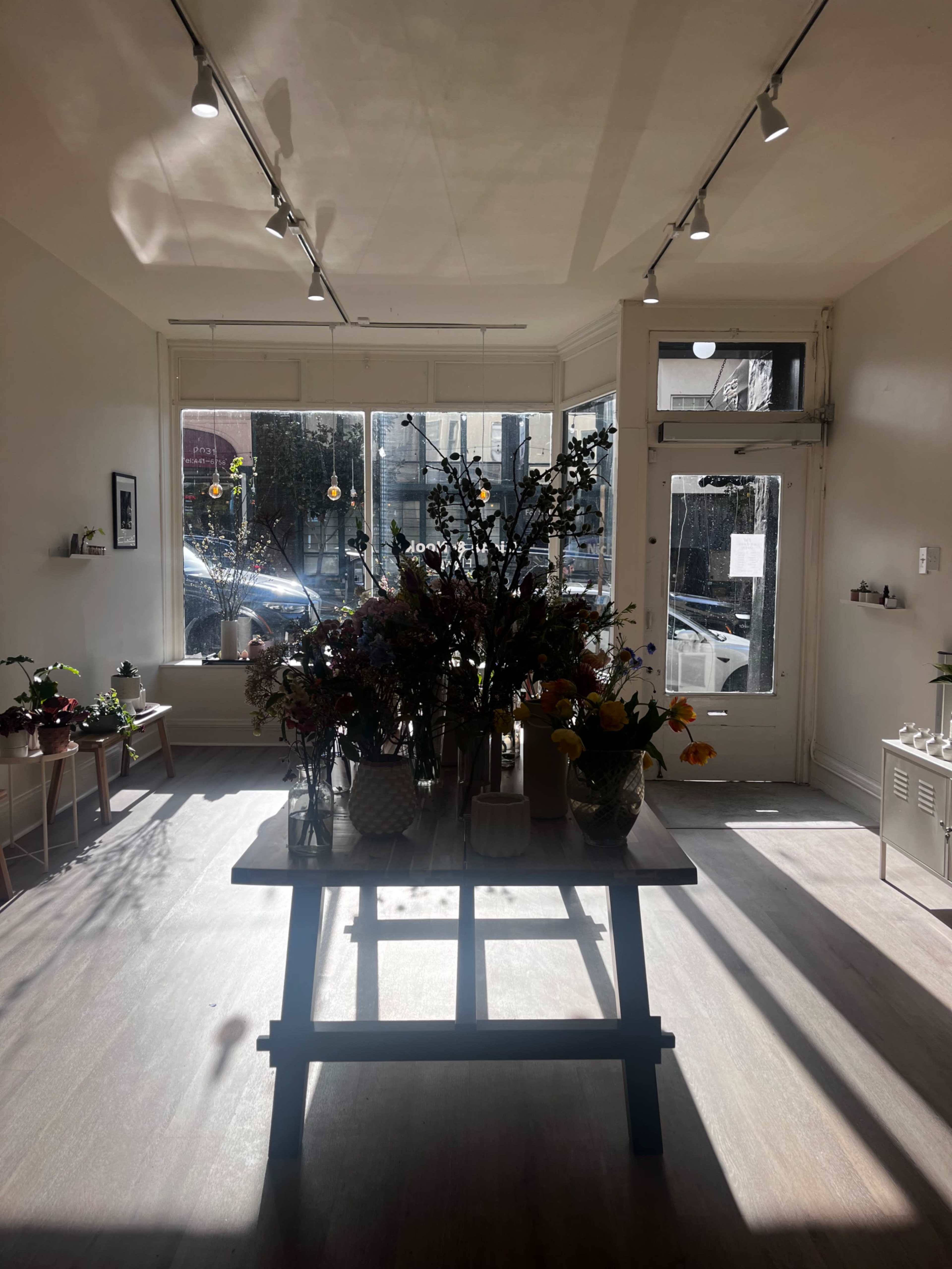 Minimalist Flower Studio Image in Polk Gulch, San Francisco, CA