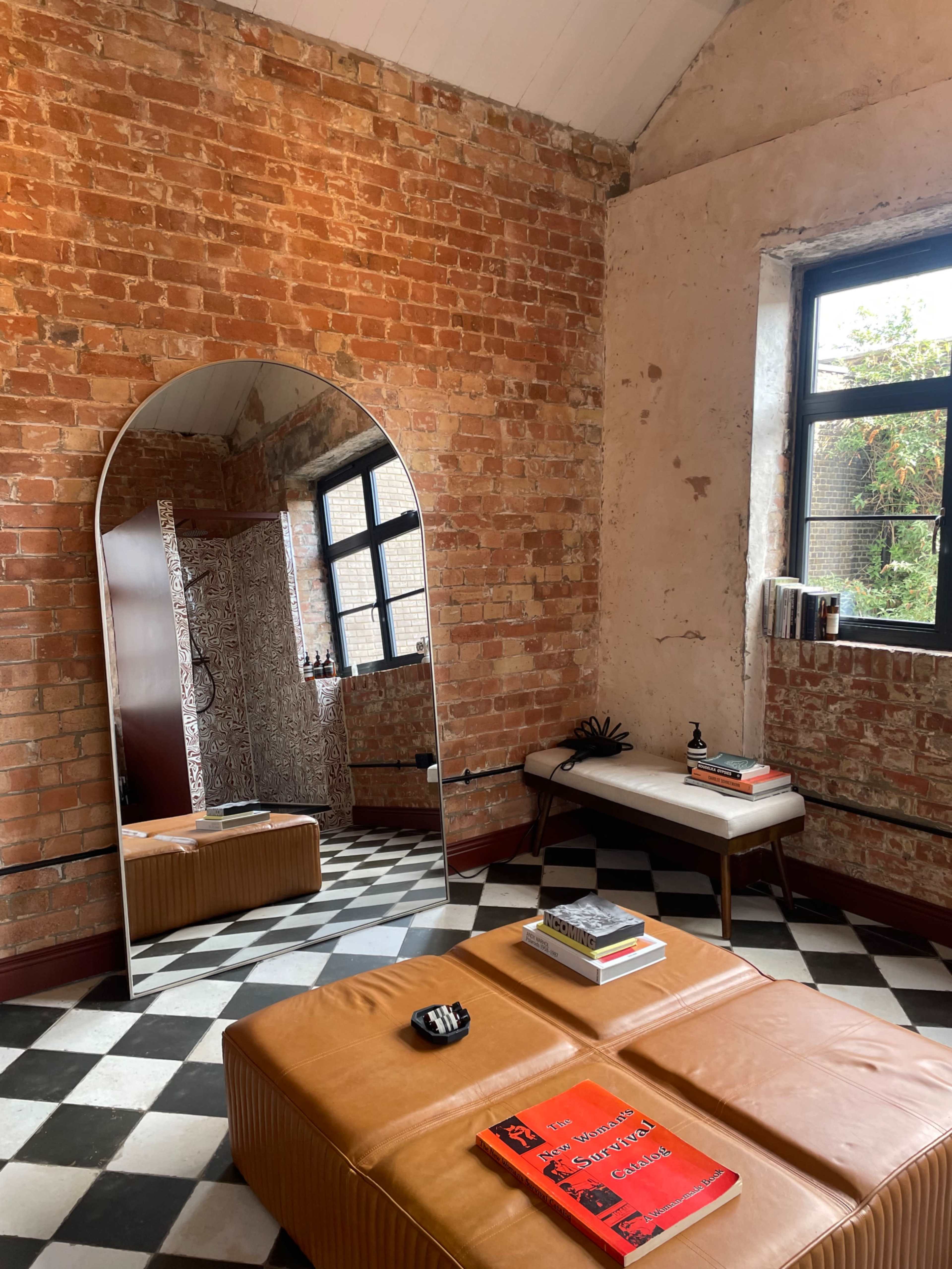 Luxury Private Infrared Sauna Space Image in Hackney, London, ENG