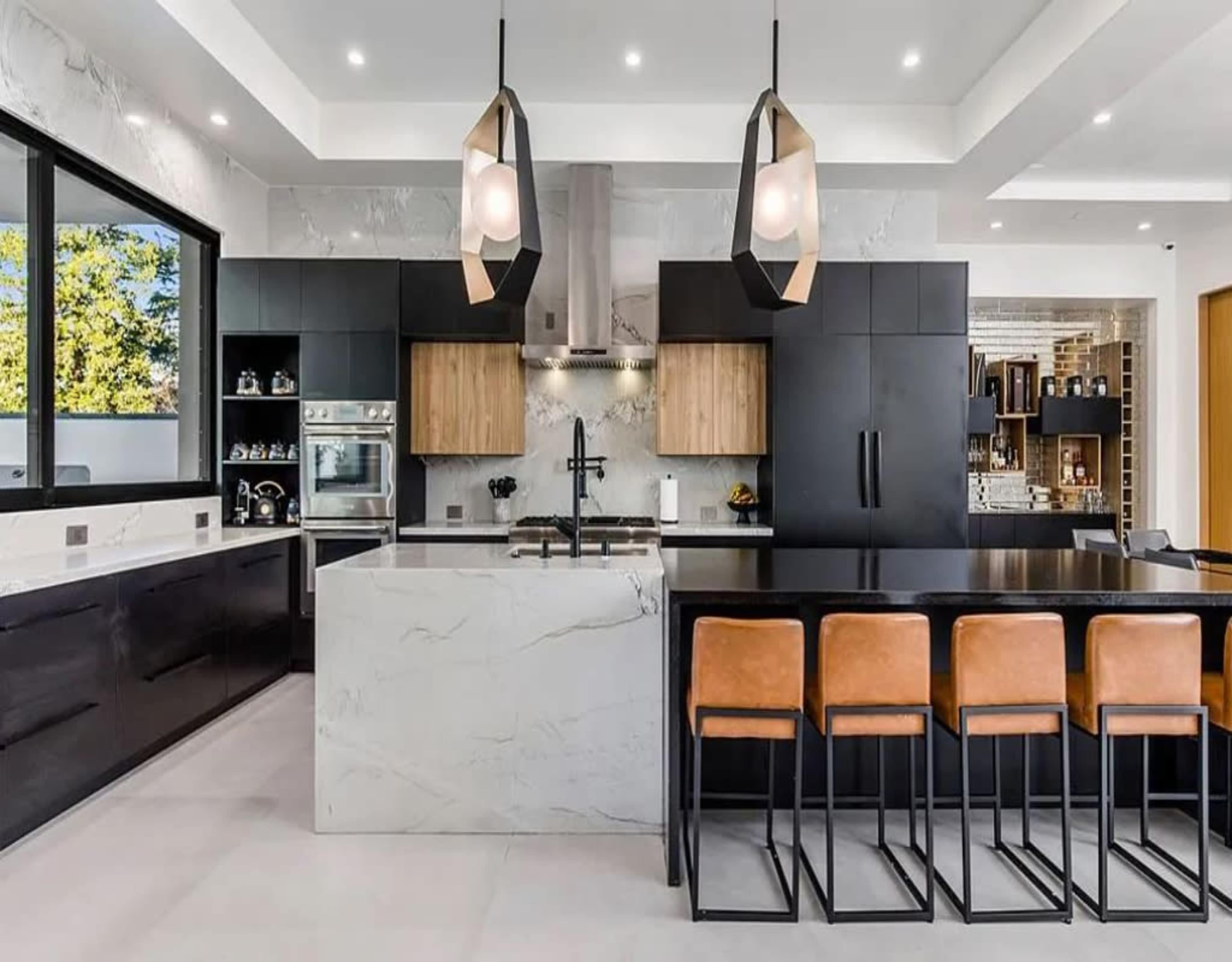 LUXE MODERN MANOR WITH RESORT BACKYARD Image in Woodland Hills, Los Angeles, CA