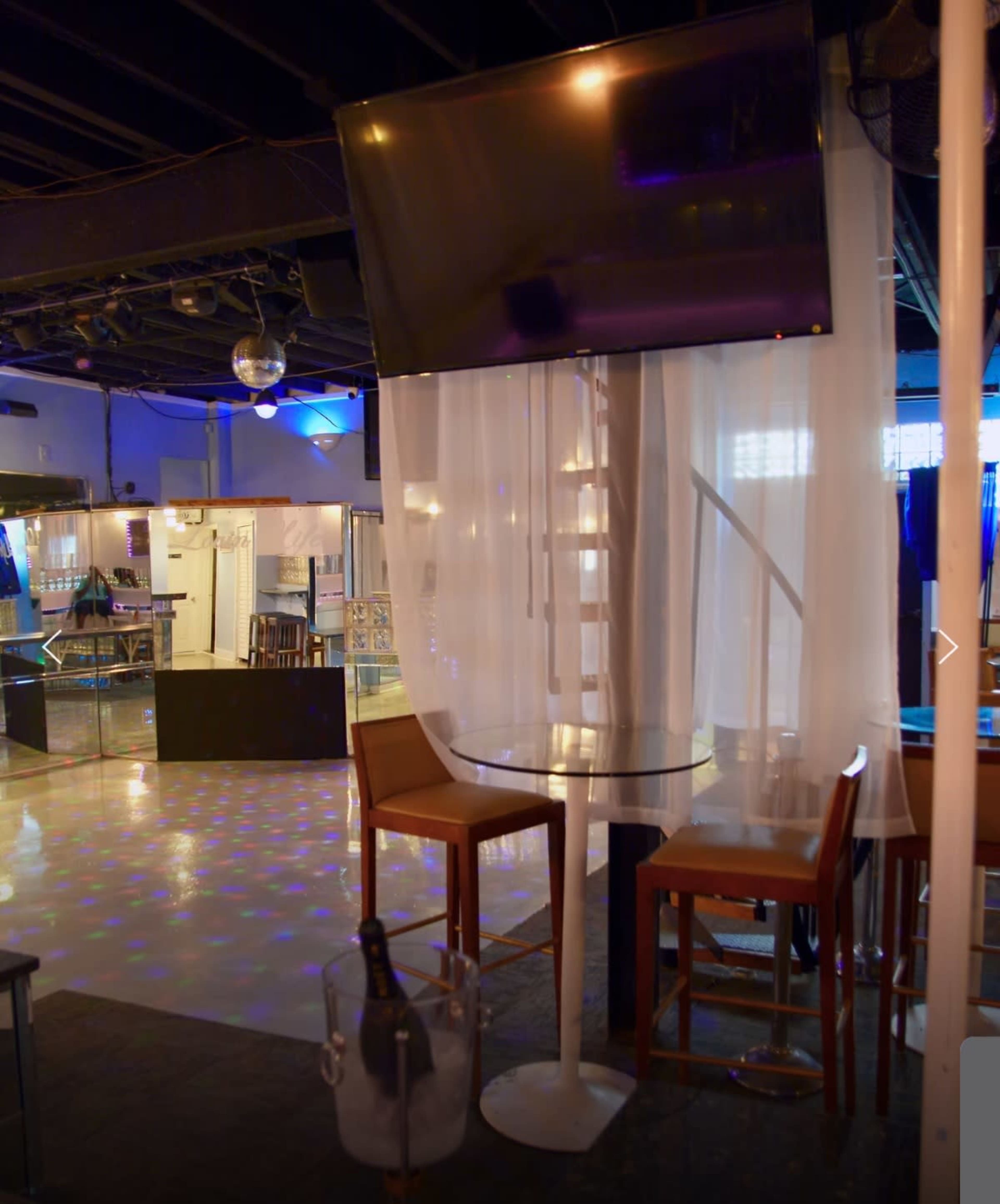 24hr Rental for Business Planners and Professional Entrepreneurs Image in Schaefer 7/8 Lodge, Detroit, MI