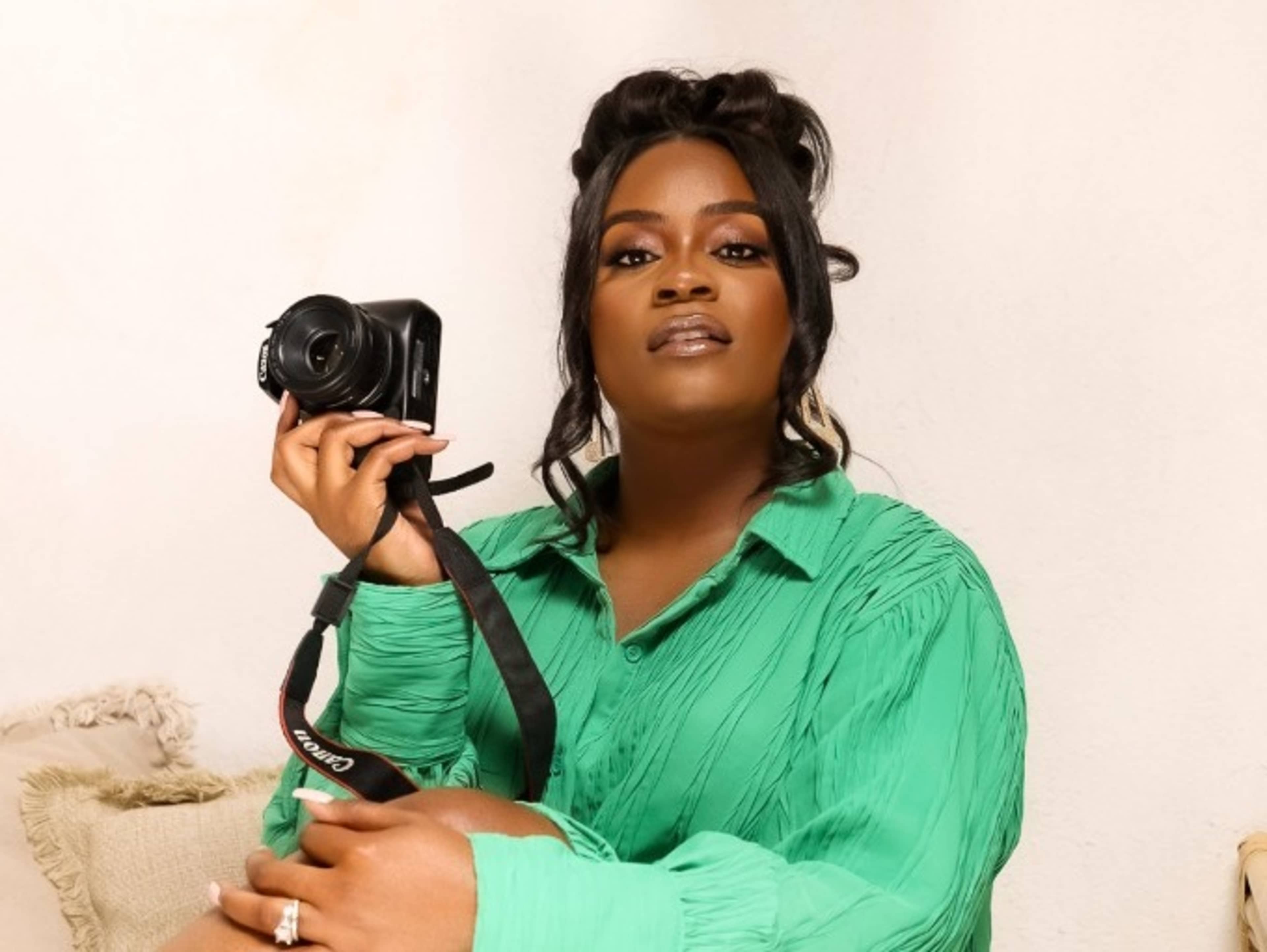 In-Studio Photographer 