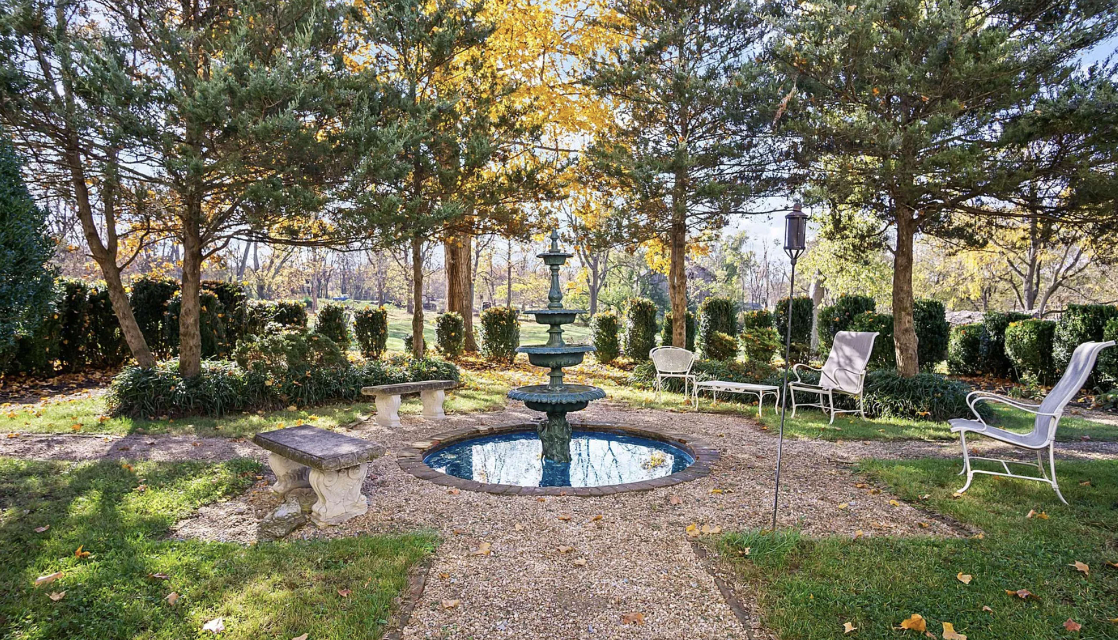Historic manor house and outbuildings set within lovely grounds Image in , Sharpsburg, MD