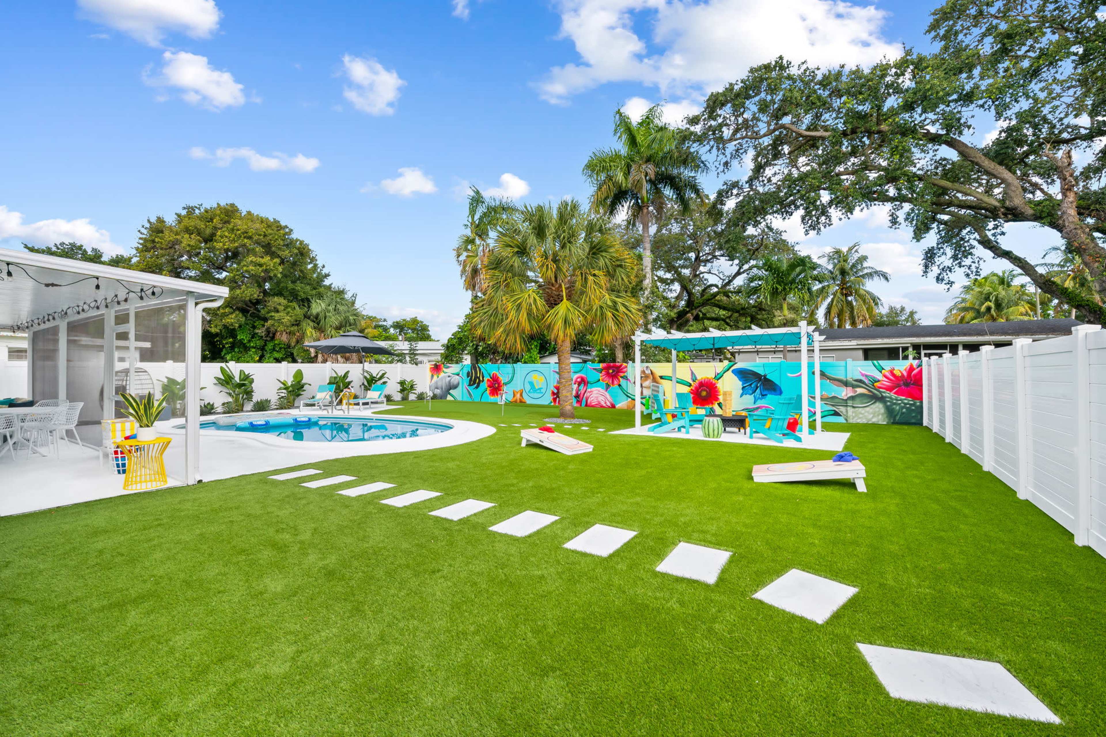 New•Pool•MiniGolf•OutdoorGames•PetFriendly Image in Edgewood, Fort Lauderdale, FL